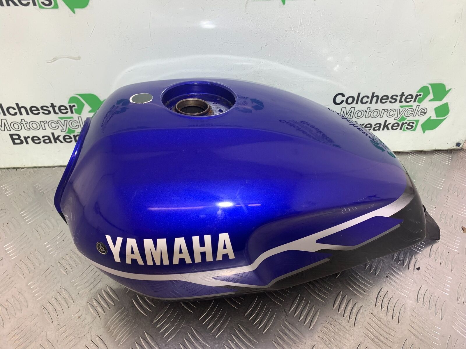 YAMAHA XJR1300 XJR 1300 PETROL TANK  YEAR 1999-2003 (CMB1055)