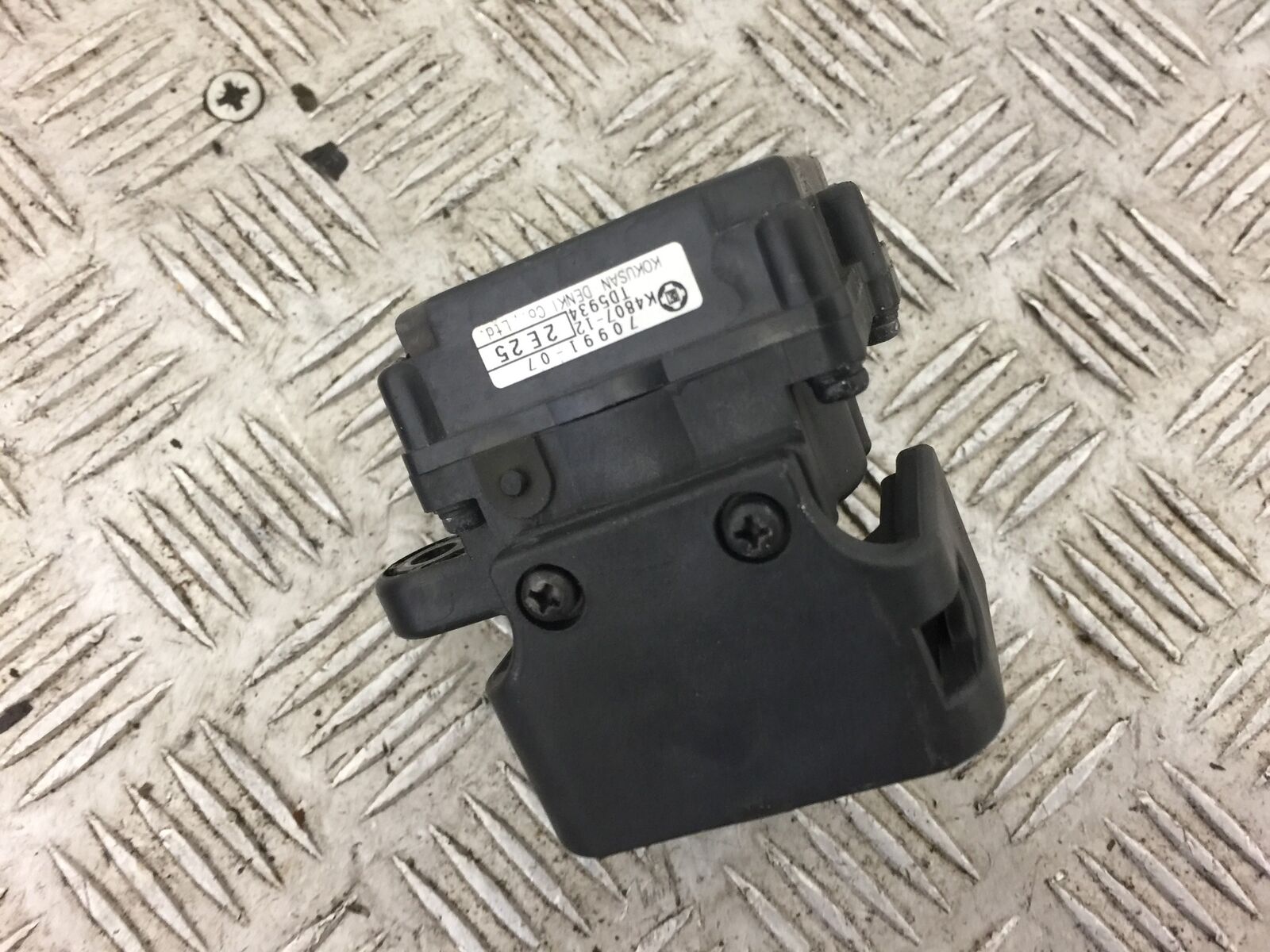 HARLEY DAVIDSON FXDC DYNA SUPER GLIDE EXHAUST SERVO MOTOR  YEAR 2012 STOCK 436