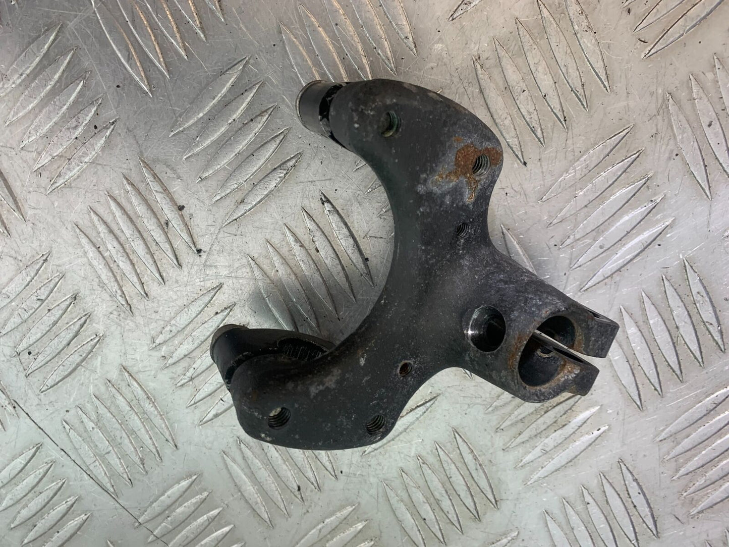 SUZUKI AN400 AN 400 BURGMAN HANDLEBAR CLAMP YEAR 2017-2024 (CMB1118)