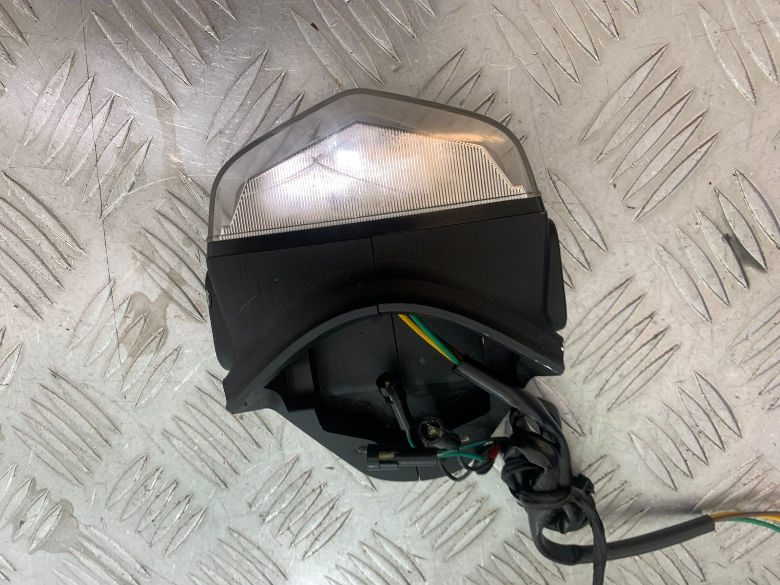 TRIUMPH TRIDENT 660 REAR LIGHT YEAR 2021-2024 (CMB1148)