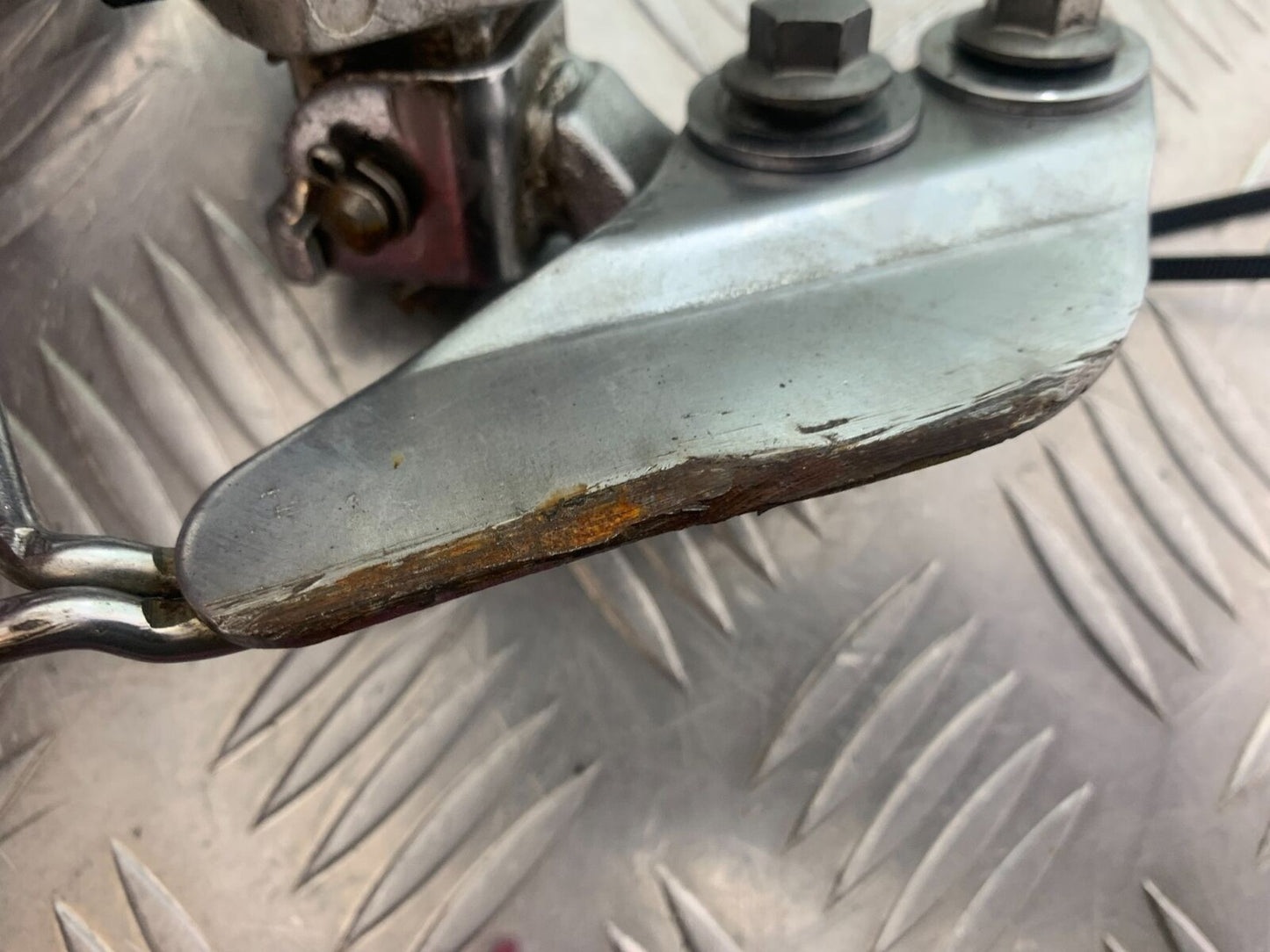 YAMAHA XV535 XV 535 VIRAGO FRONT RIGHT FOOTPEG YEAR 1994-02 (CMB1044)