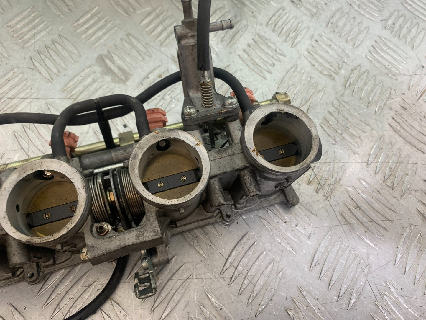 HONDA CBR600 CBR 600 RR THROTTLE BODIES   YEAR 2003-2004 CMB1173)