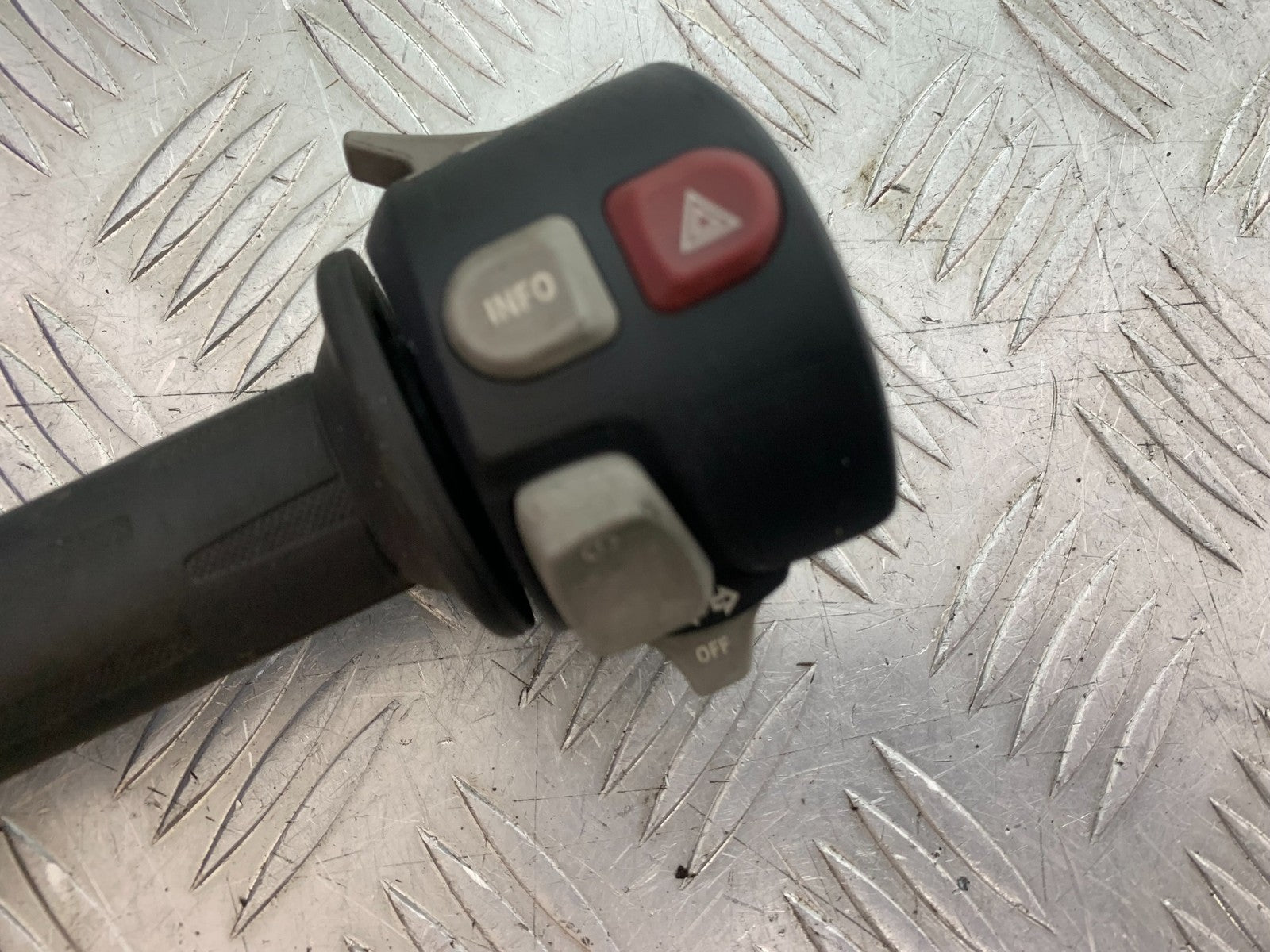 BMW F800 GT LEFT SWITCH GEAR   YEAR 2013-2017 (CMB1248)