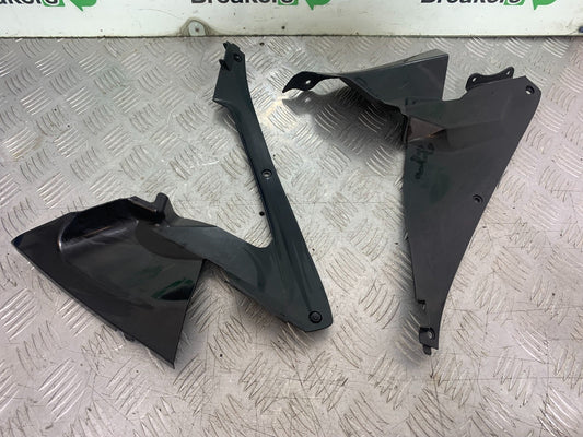 HONDA CBR1000 rr FIREBLADE LEFT AND RIGHT INNER INFILLS YEAR 2006  (CMB1220)