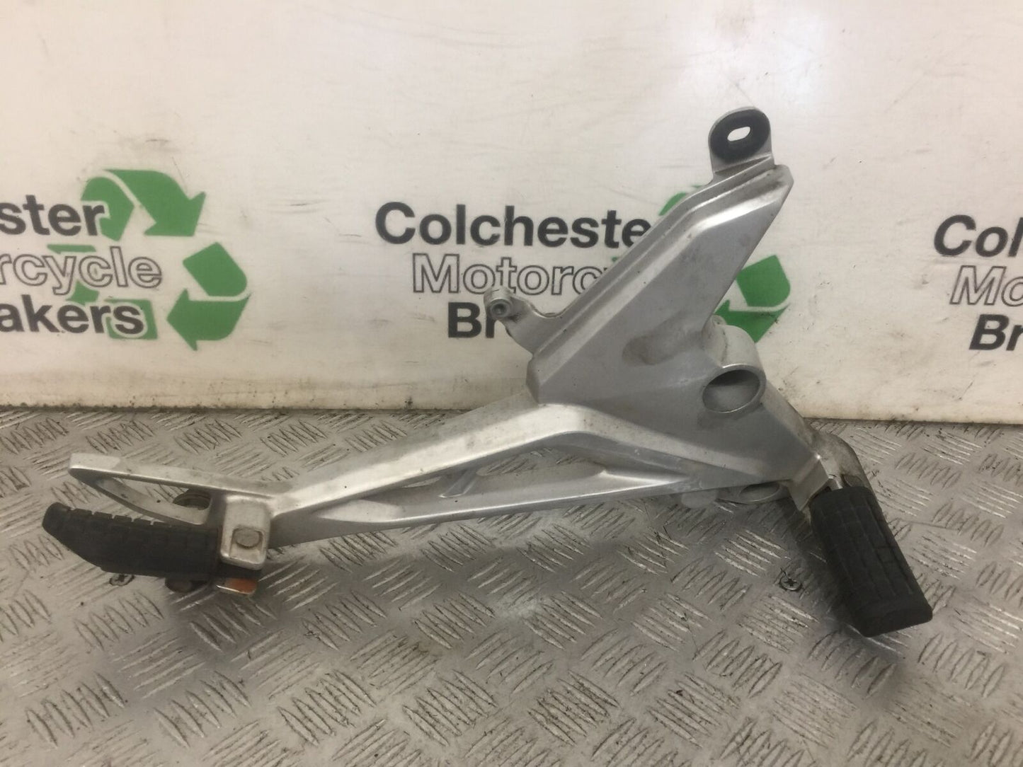 HONDA CB125 F CB 125 F RIGHT HANGER  YEAR 2015-2020 (STOCK 866)