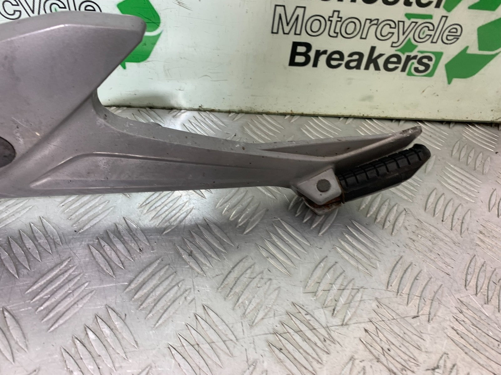HONDA XL125 VARADERO LEFT HANGER   YEAR 2001-2006  (CMB1304)