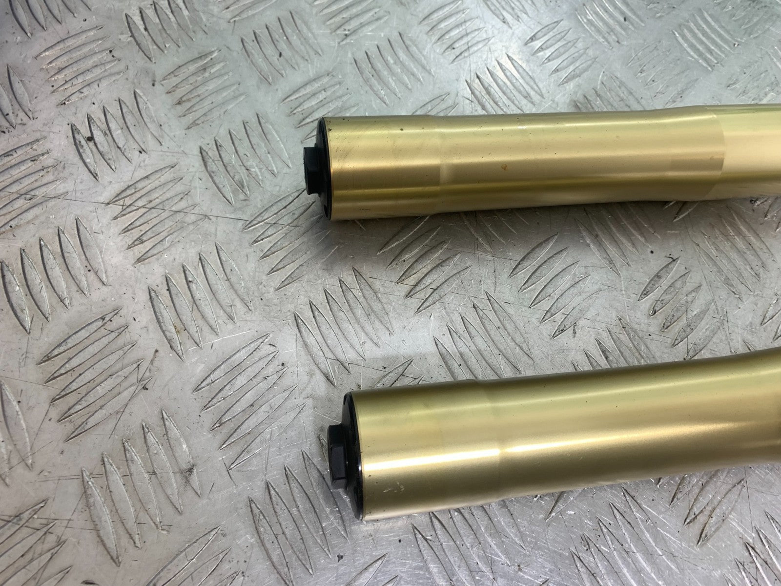 TRIUMPH 675 STREET TRIPLE FORKS  2013-2016 (CMB1186)