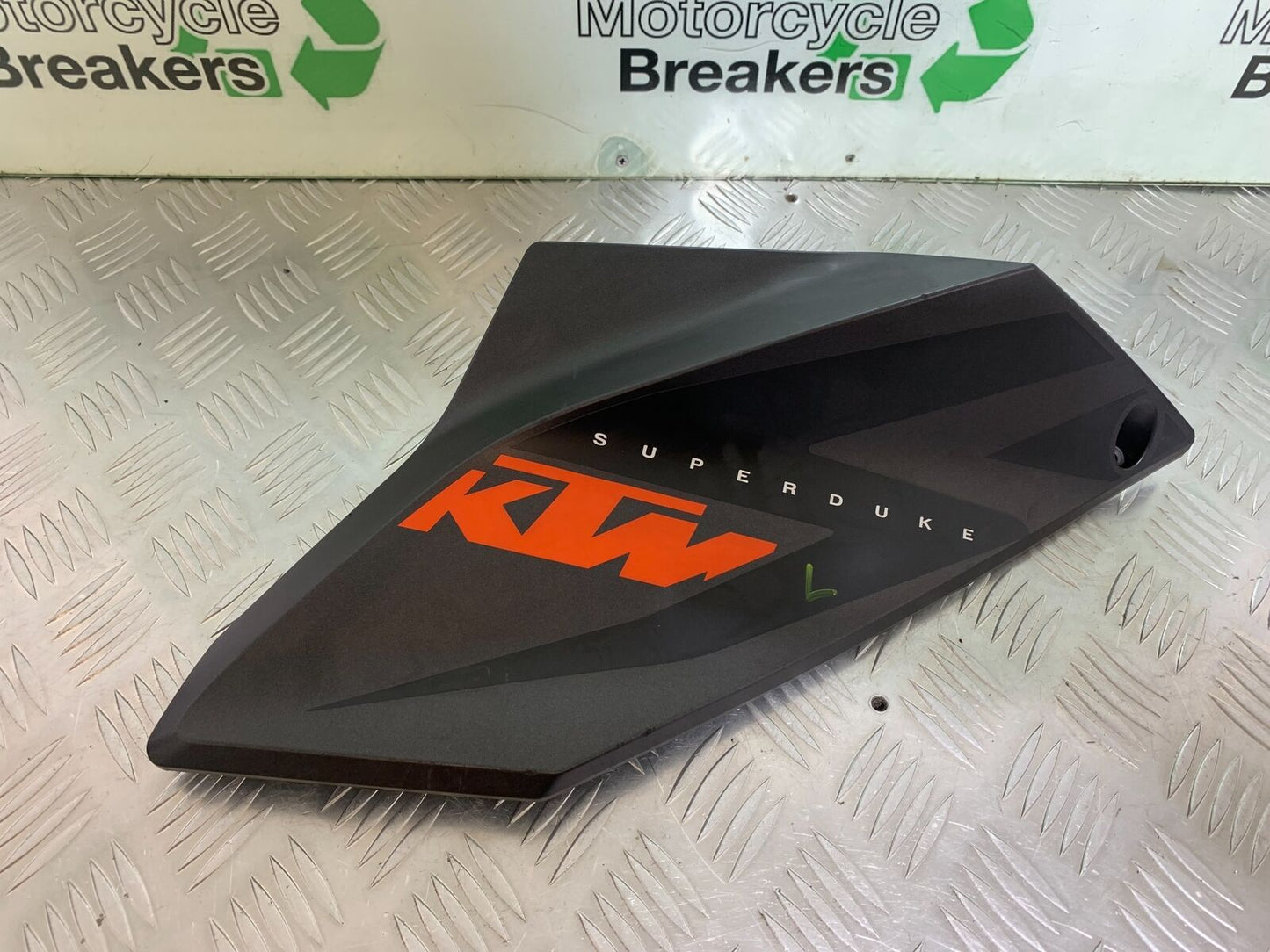 KTM 1290 SUPER DUKE LEFT TANK COWL  YEAR 2014-2016 (CMB1006)