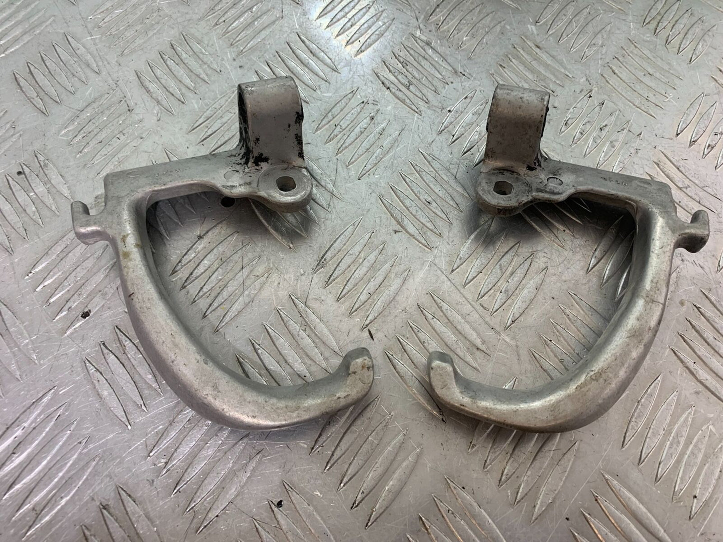HONDA VFR750 VFR 750 FL-M-N-P GRAB RAILS   YEAR 1990-93 (CMB1093)