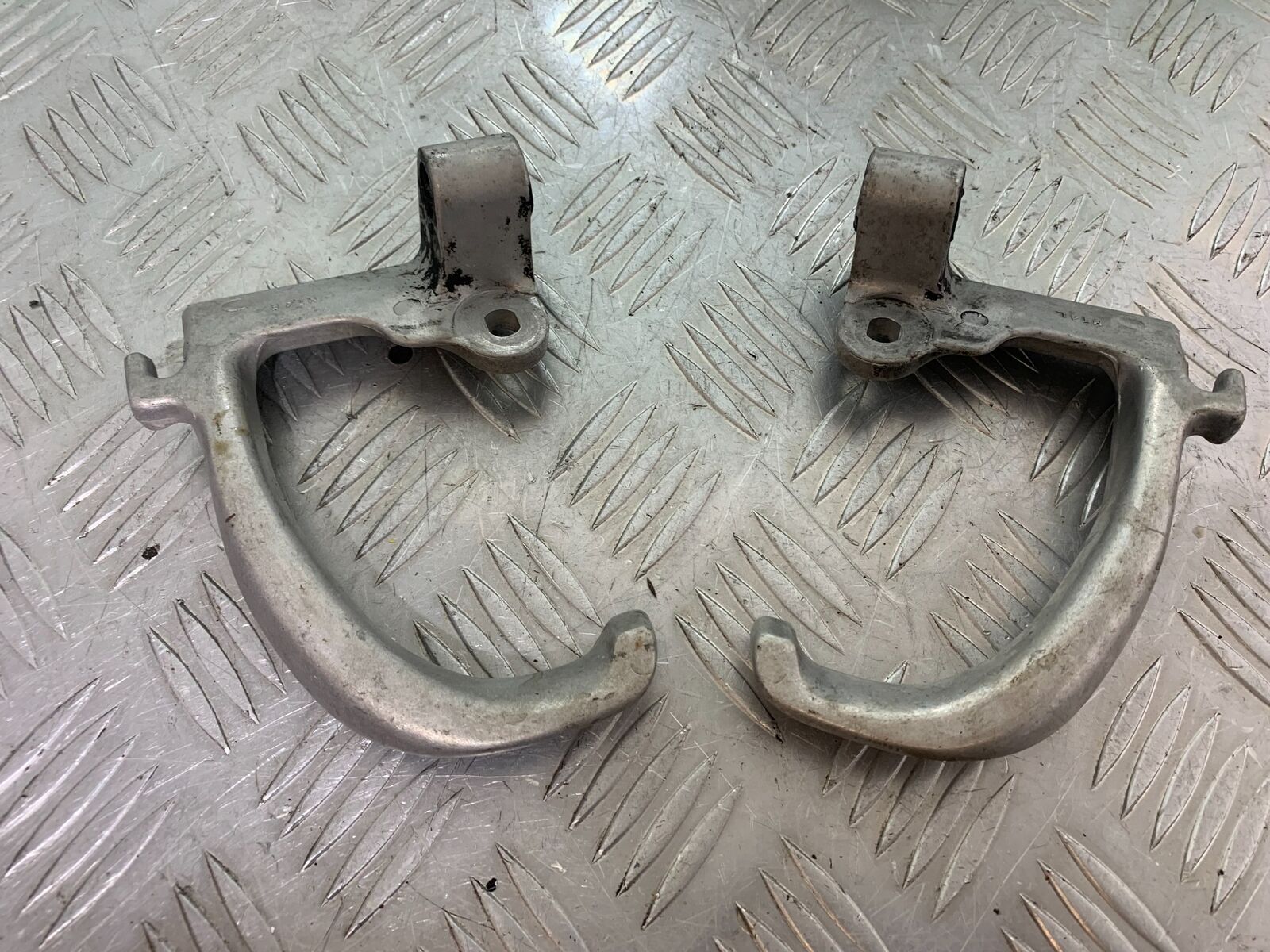 HONDA VFR750 VFR 750 FL-M-N-P GRAB RAILS   YEAR 1990-93 (CMB1093)
