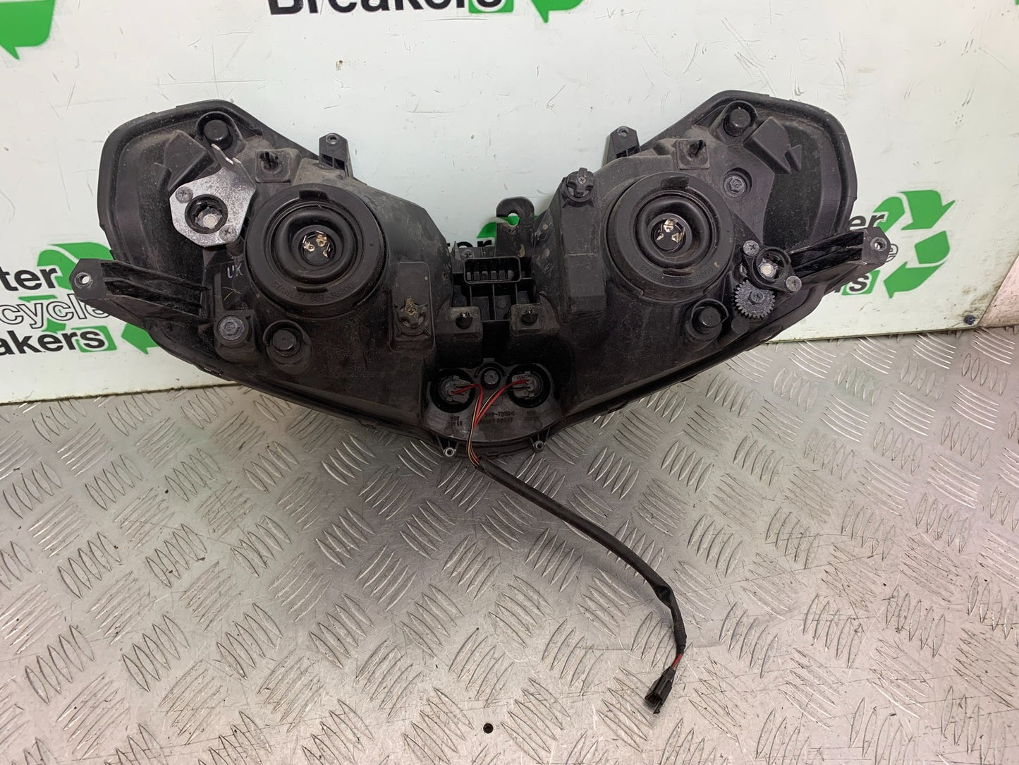 KAWASAKI GTR1400 GTR 1400 HEADLIGHT  YEAR 2007-2009 (CMB1306)