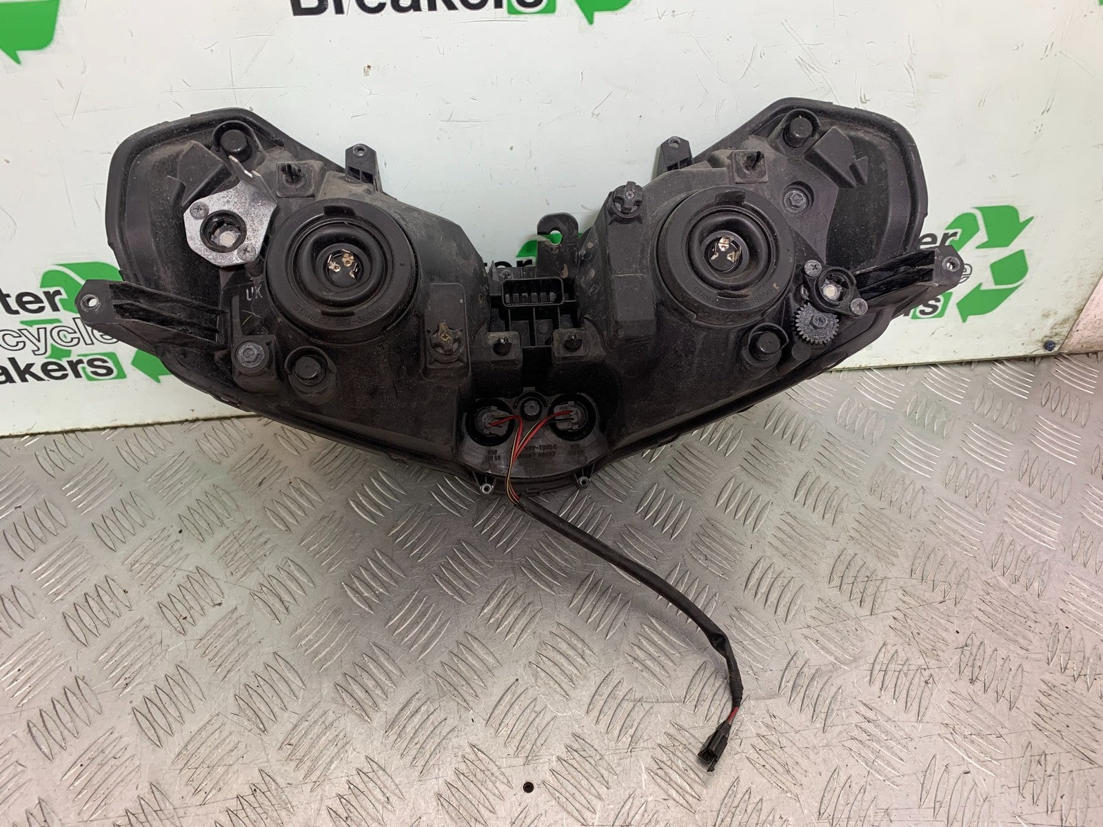 KAWASAKI GTR1400 GTR 1400 HEADLIGHT  YEAR 2007-2009 (CMB1306)
