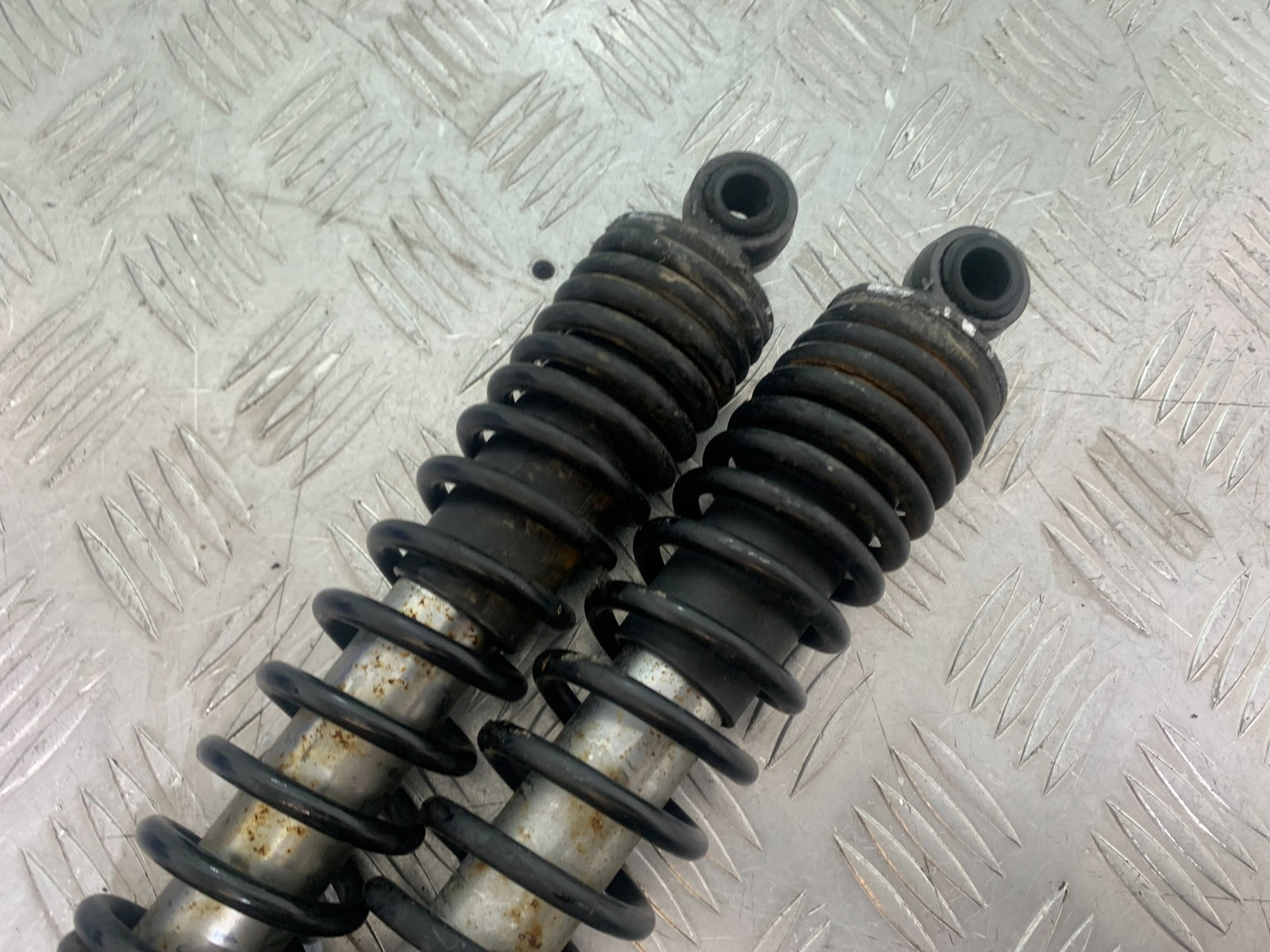 YAMAHA YBR125 YBR 125 REAR SHOCKS   YEAR 2010-2017 (CMB1163