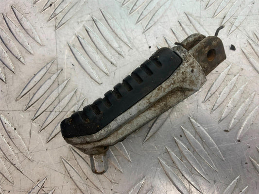 BENELLI BN125 BN 125 FRONT LEFT FOOTPEG  YEAR 2018-2021 (CMB1245)