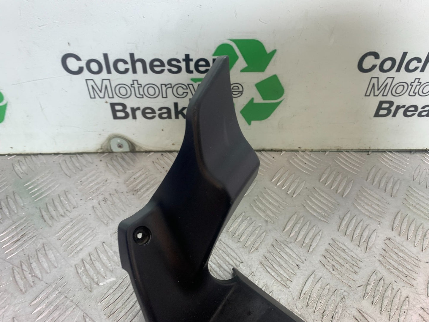 KAWASAKI GTR1400 GTR 1400 LEFT TOP FAIRING INFILL PANEL YEAR 2007-2009 (CMB1174)