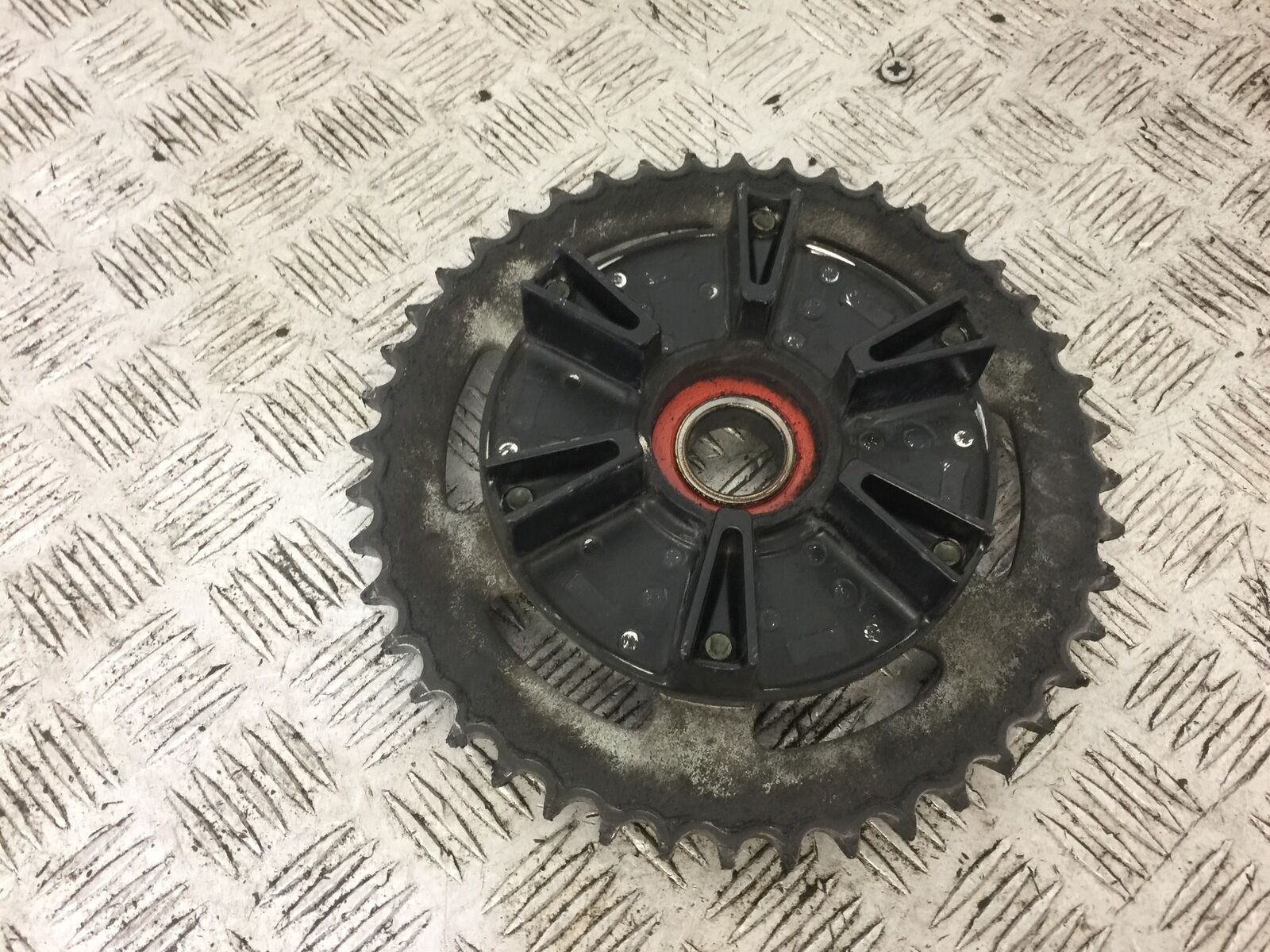 YAMAHA FZS1000 FAZER 1000 FZ1 SPROCKET CARRIER  YEAR 2000-05 (STOCK 714)