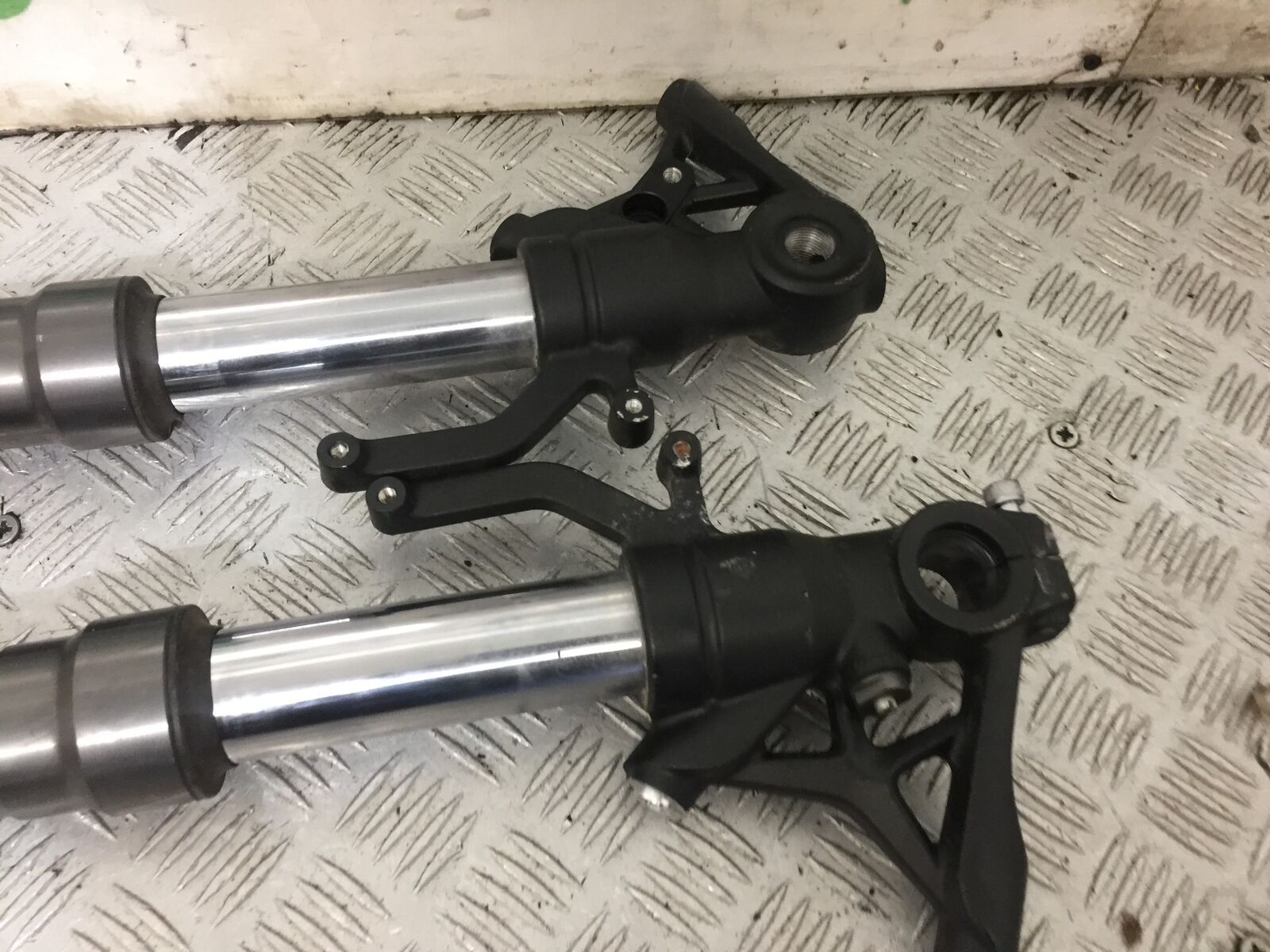 KAWASAKI NINJA 1000 SX Z1000SX FORKS (BENT) YEAR 2019  (STOCK 830)