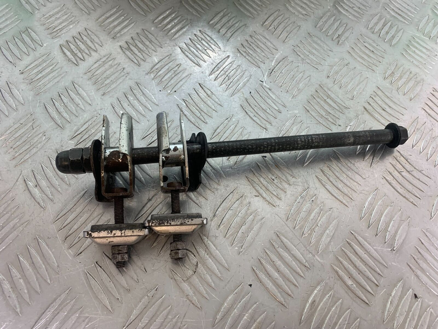 SINNIS TERRAIN 125 REAR WHEEL SPINDLE  YEAR 2024 (CMB1072)