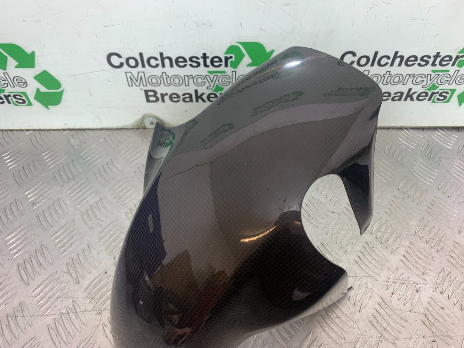 APRILIA RSV1000 R FACTORY MILLE CARBON FRONT MUDGUARD   2004-09 (CMB1203)