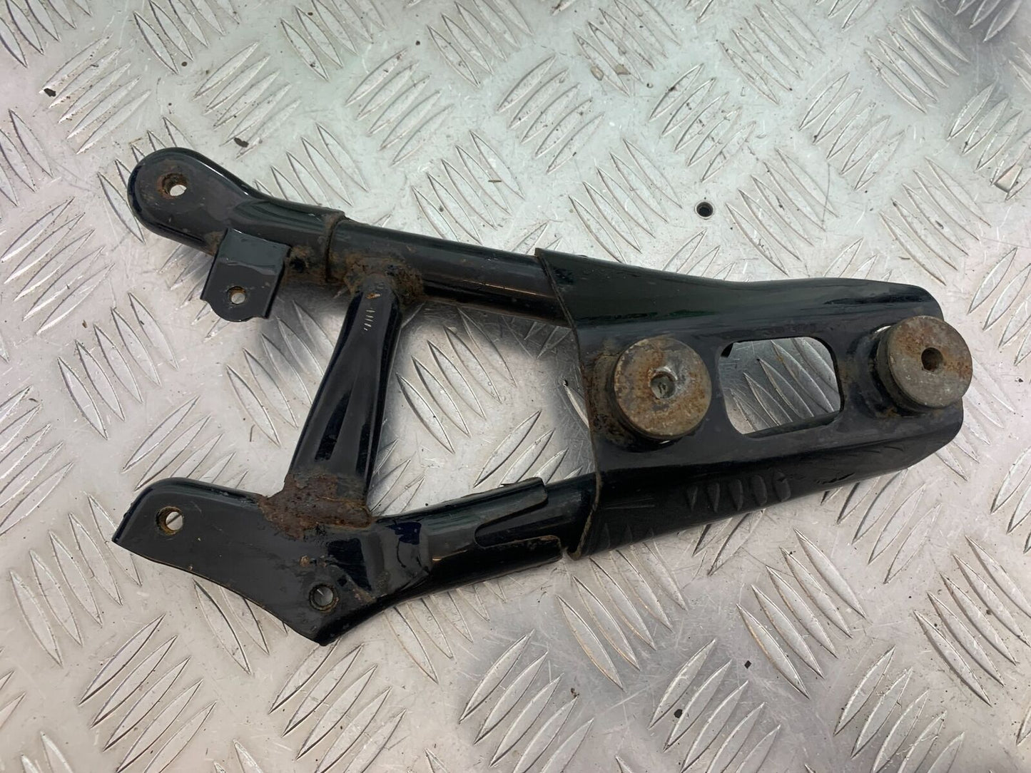 SUZUKI INTRUDER VL800 C800 SWINGARM BRACKET  YEAR 2012-16 (CMB1039)