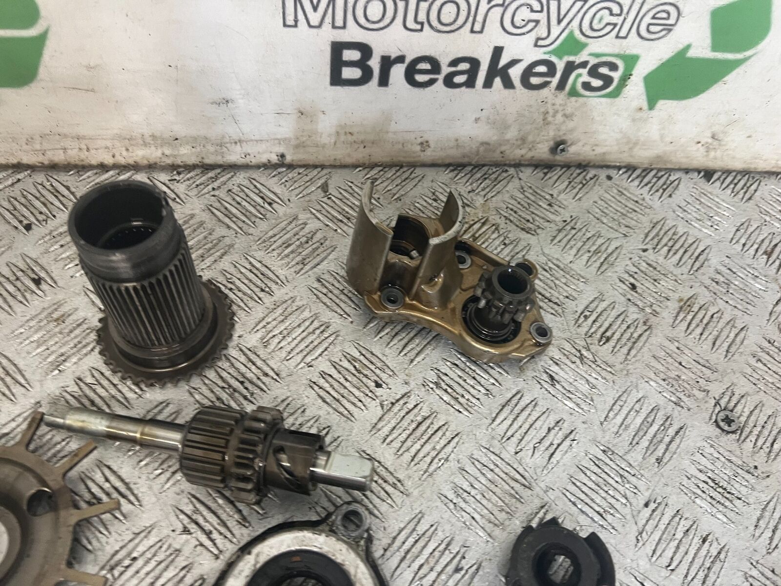 HONDA GL1800 GL 1800 ENGINE PARTS JOB LOT   YEAR 2004 ABS (STOCK 890)