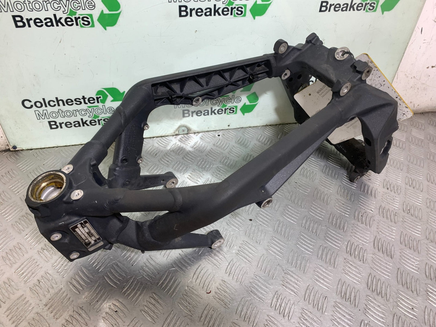 TRIUMPH 675 STREET TRIPLE RX FRAME REG LOG BOOK   2015-2017 (CMB1299)