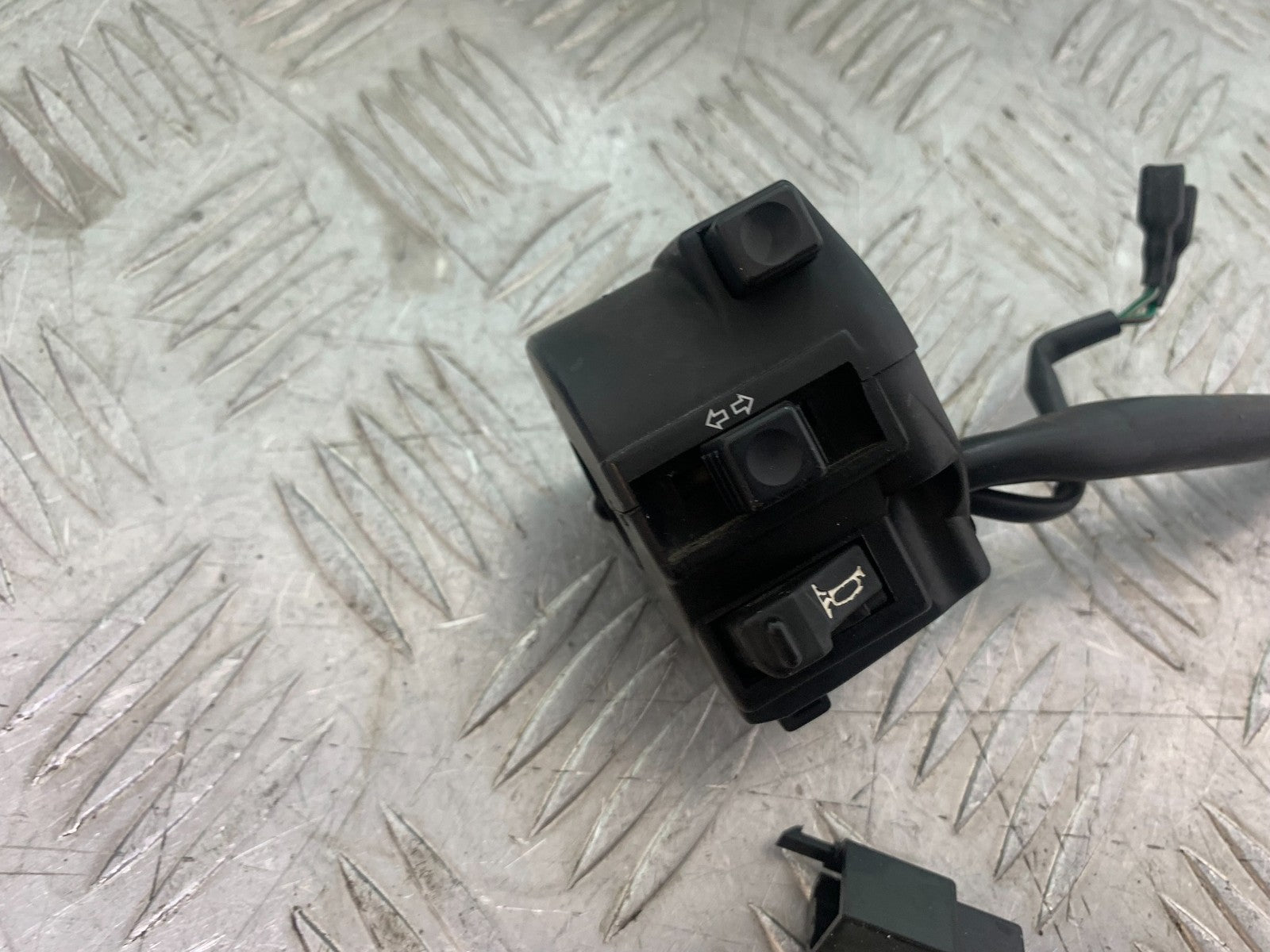 HONDA CBF125 CBF 125 LEFT SWITCH GEAR   YEAR 2009-14  (CMB1172)