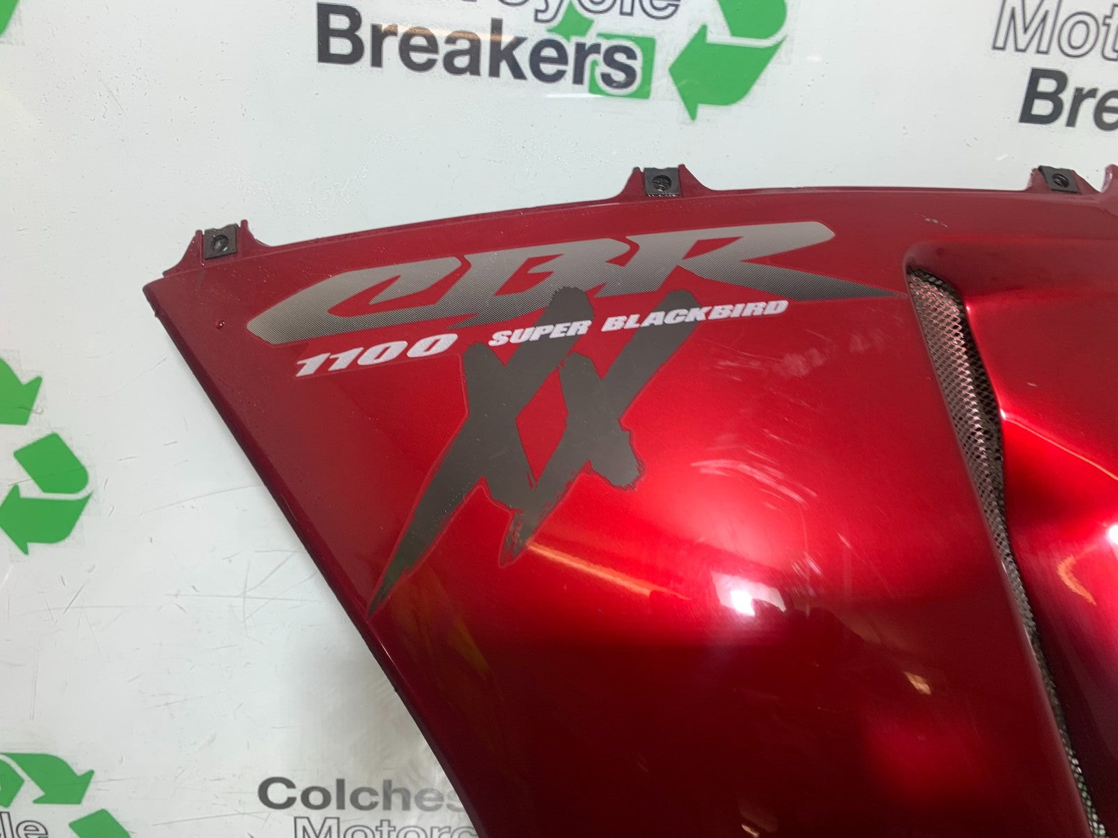HONDA CBR1100 BLACKBIRD LEFT FAIRING PANEL  YEAR 1999-2005 (CMB1232)