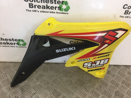 SUZUKI RMZ250 RMZ 250 RIGHT RADIATOR COWL    YEAR 2010