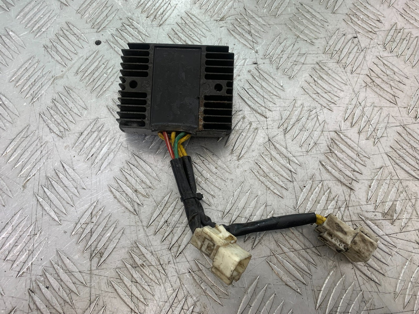 PIAGGIO VESPA GTS 125 REGULATOR  YEAR 2009-2014  (CMB1261)