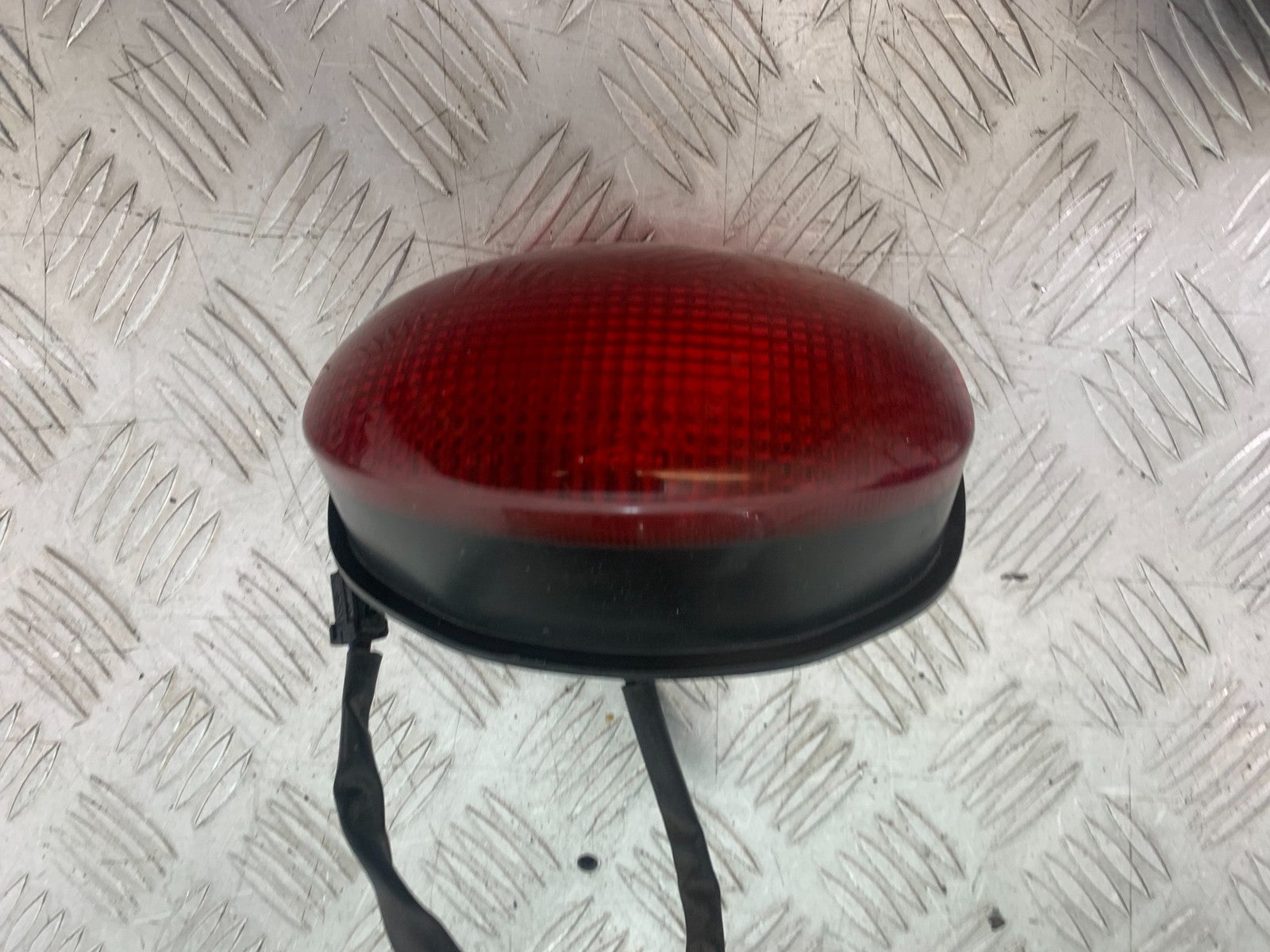 TRIUMPH 955i SPRINT ST REAR LIGHT  1999-2004 (CMB1176)