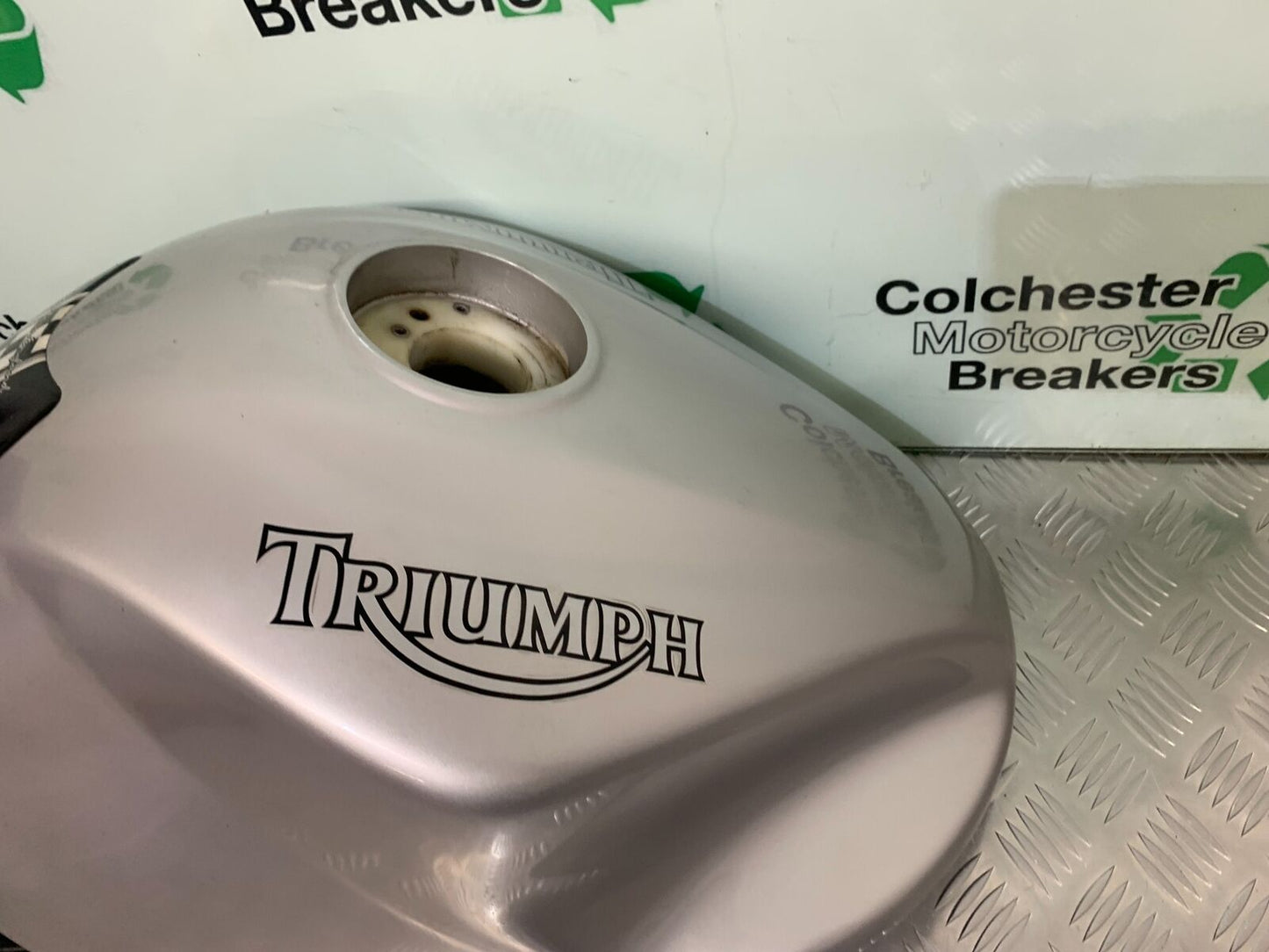 TRIUMPH 1050 SPRINT PETROL TANK YEAR 2004-2007 (STOCK 956)