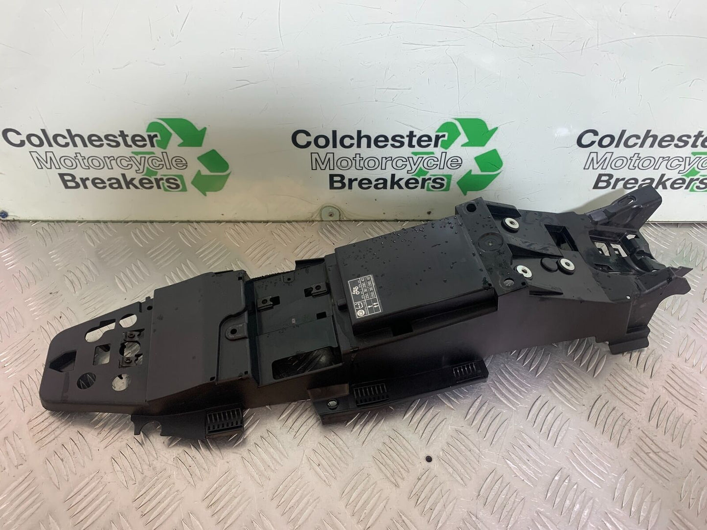 YAMAHA XSR900 XSR 900 UNDERTRAY  YEAR 2021-2022 (CMB1073)