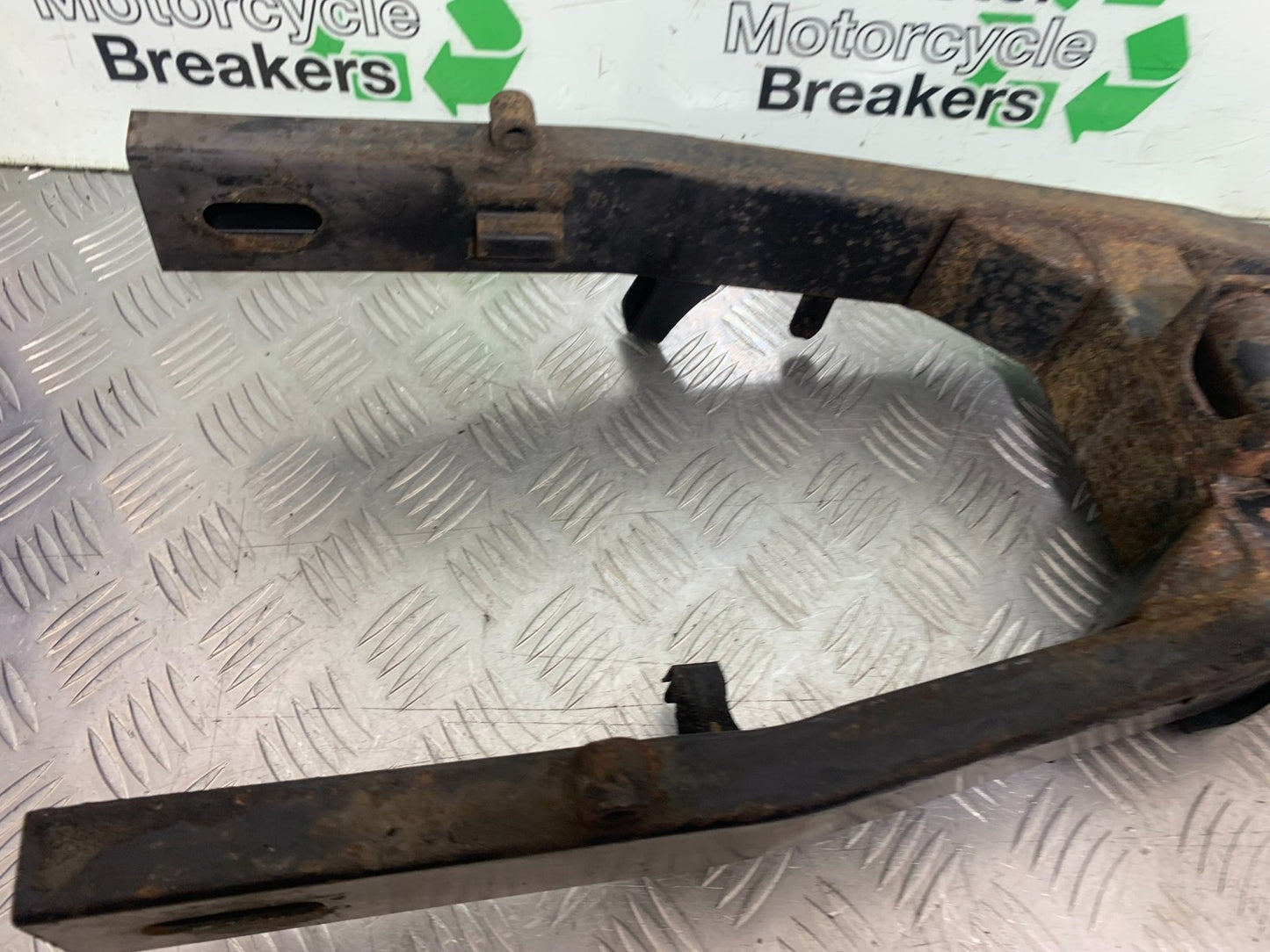 KAWASAKI Z750 Z 750 SWINGARM YEAR 2004-2006  (CMB1234)