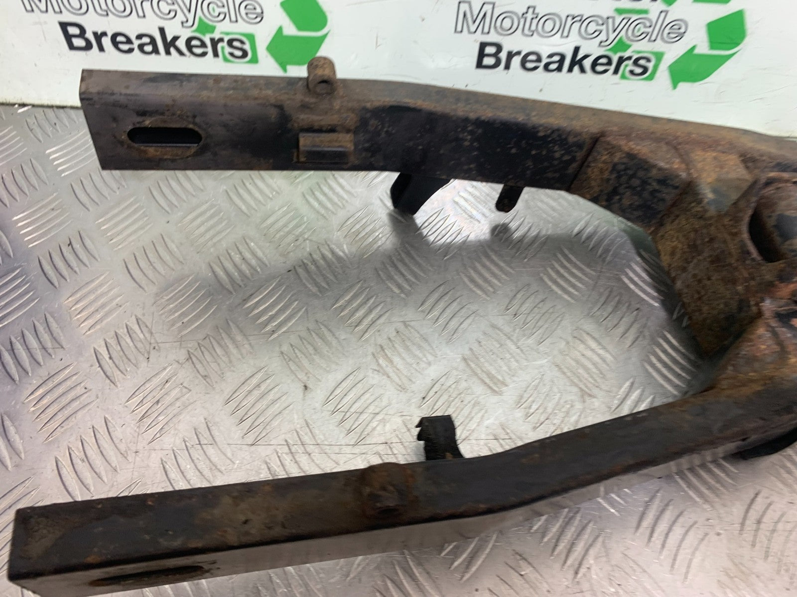 KAWASAKI Z750 Z 750 SWINGARM YEAR 2004-2006  (CMB1234)