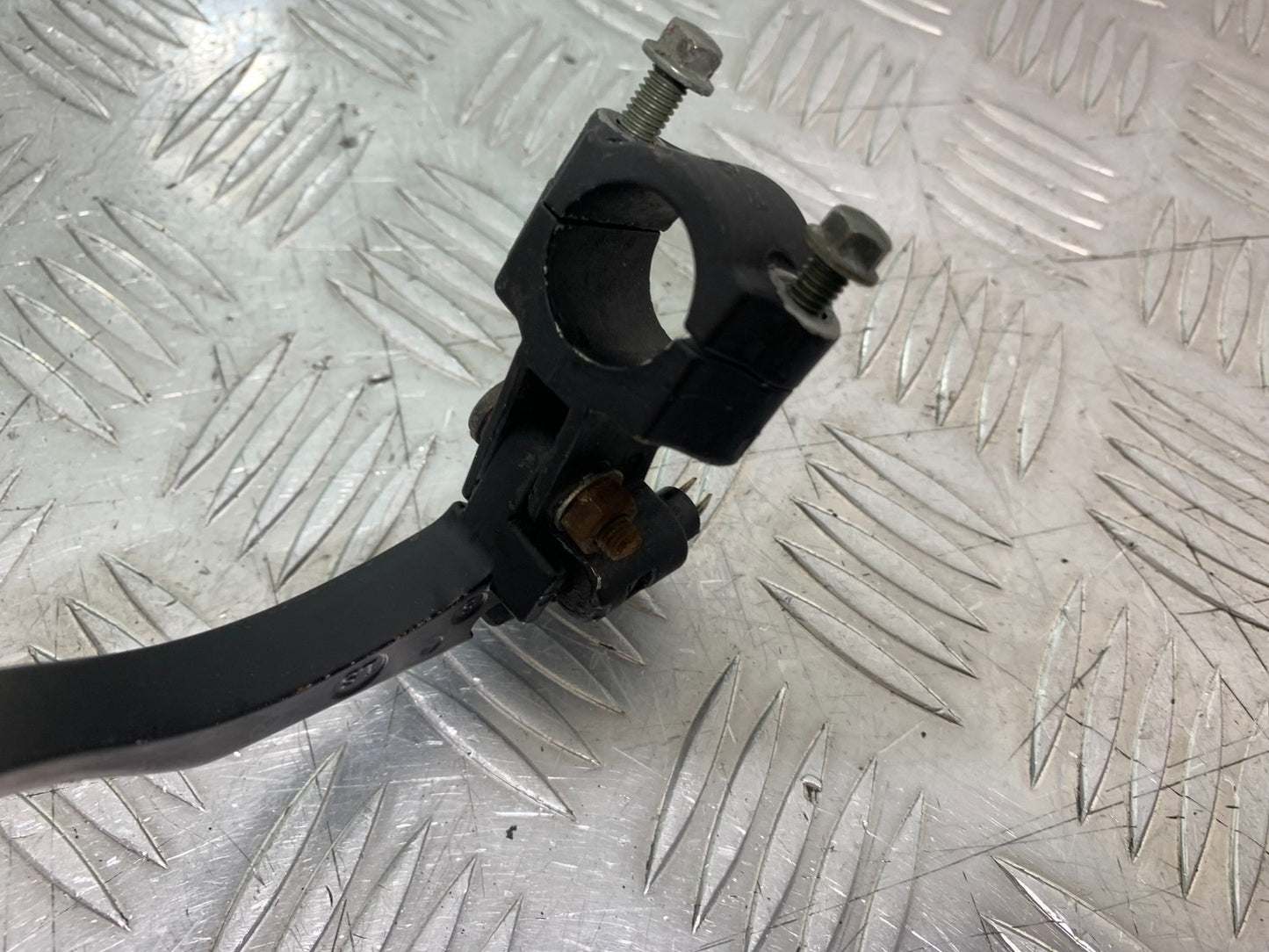 QINGQI QM125 GY-2B CLUTCH LEVER AND BRACKET  YEAR 2016 (CMB1228)
