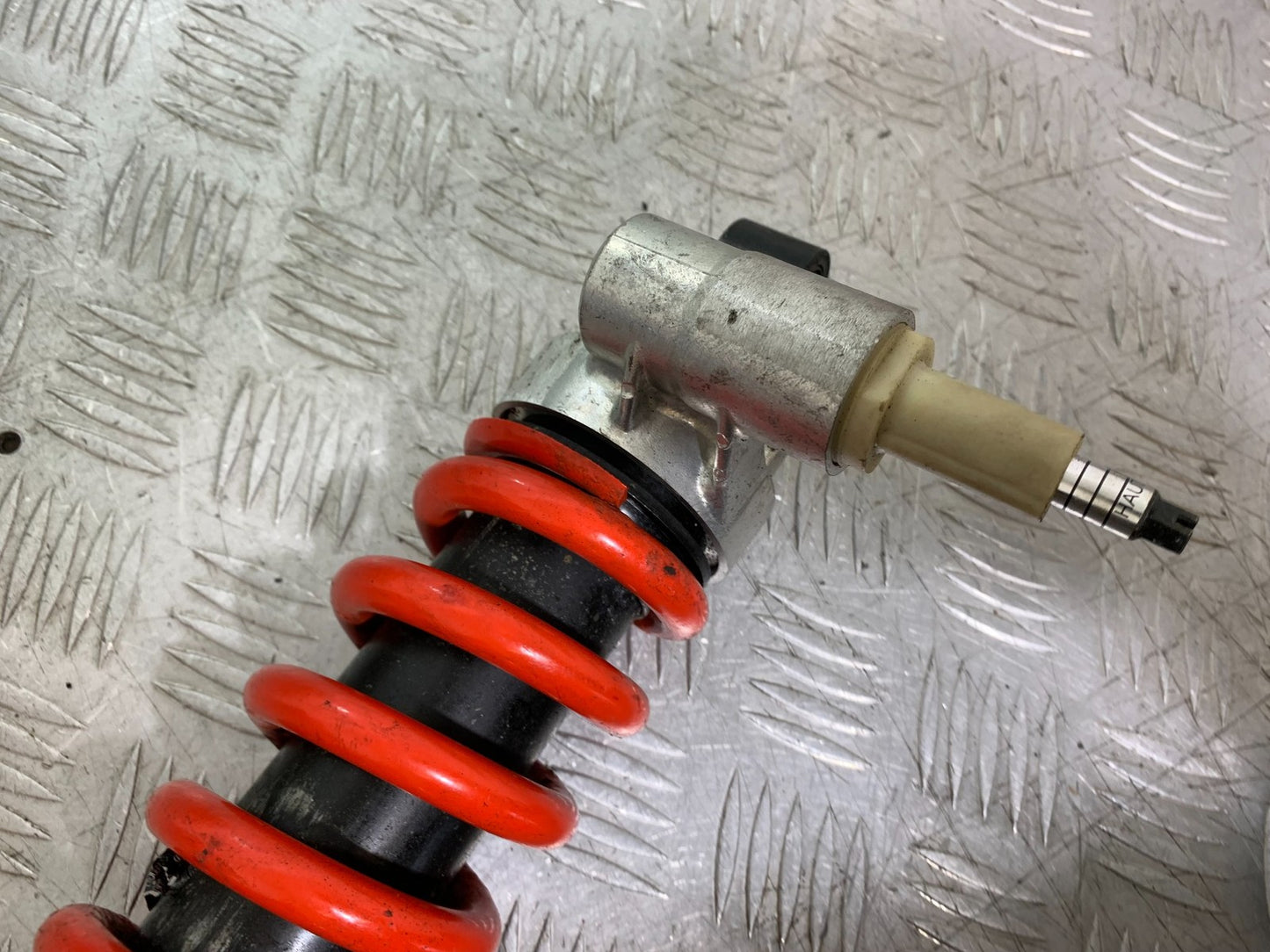 TRIUMPH 955I SPRINT RS REAR SHOCK  YEAR 1999-03 (CMB1313)