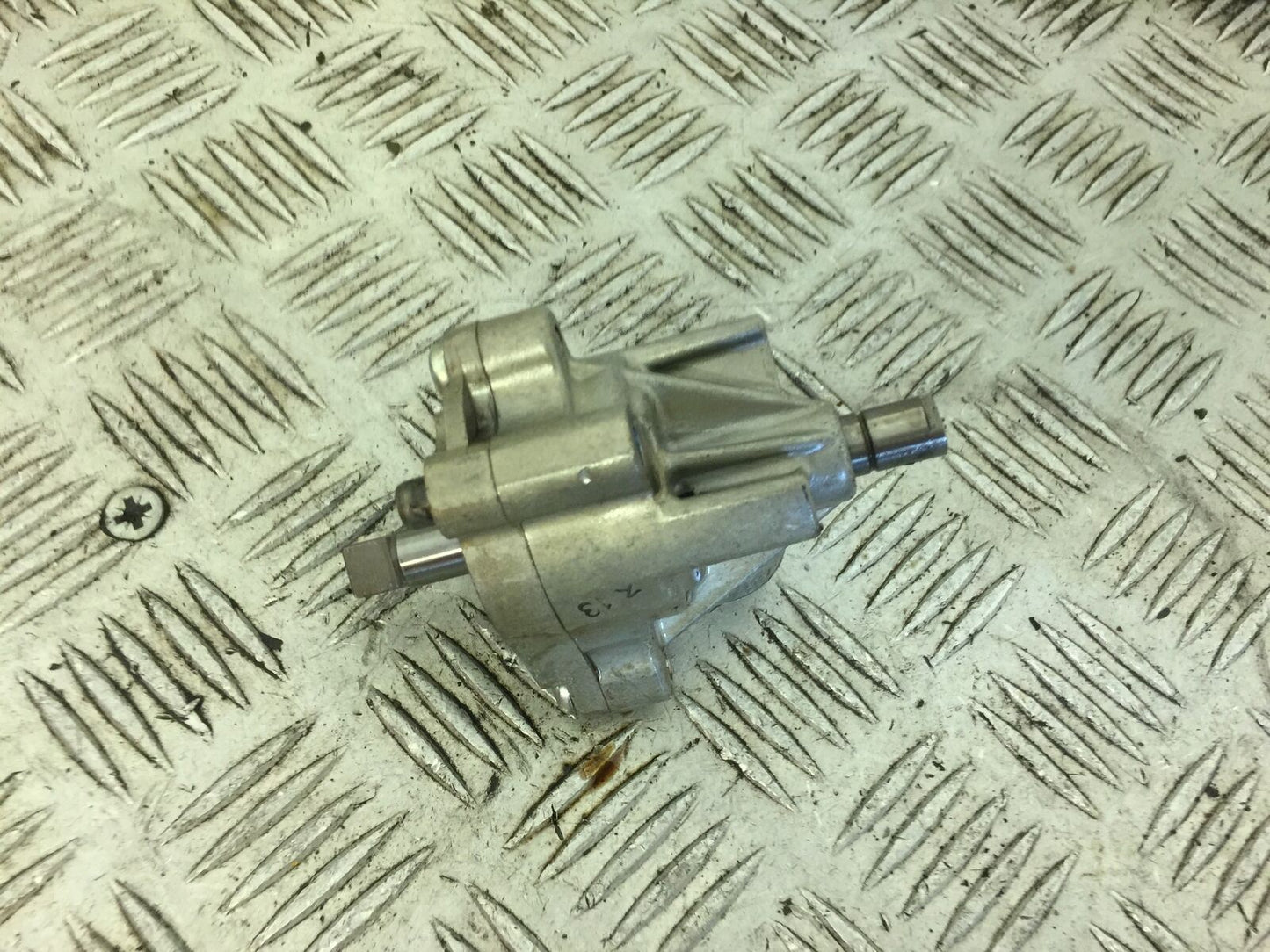 HONDA CB400 CB 400 SUPER FOUR OIL PUMP YEAR 1996 (STOCK 579)
