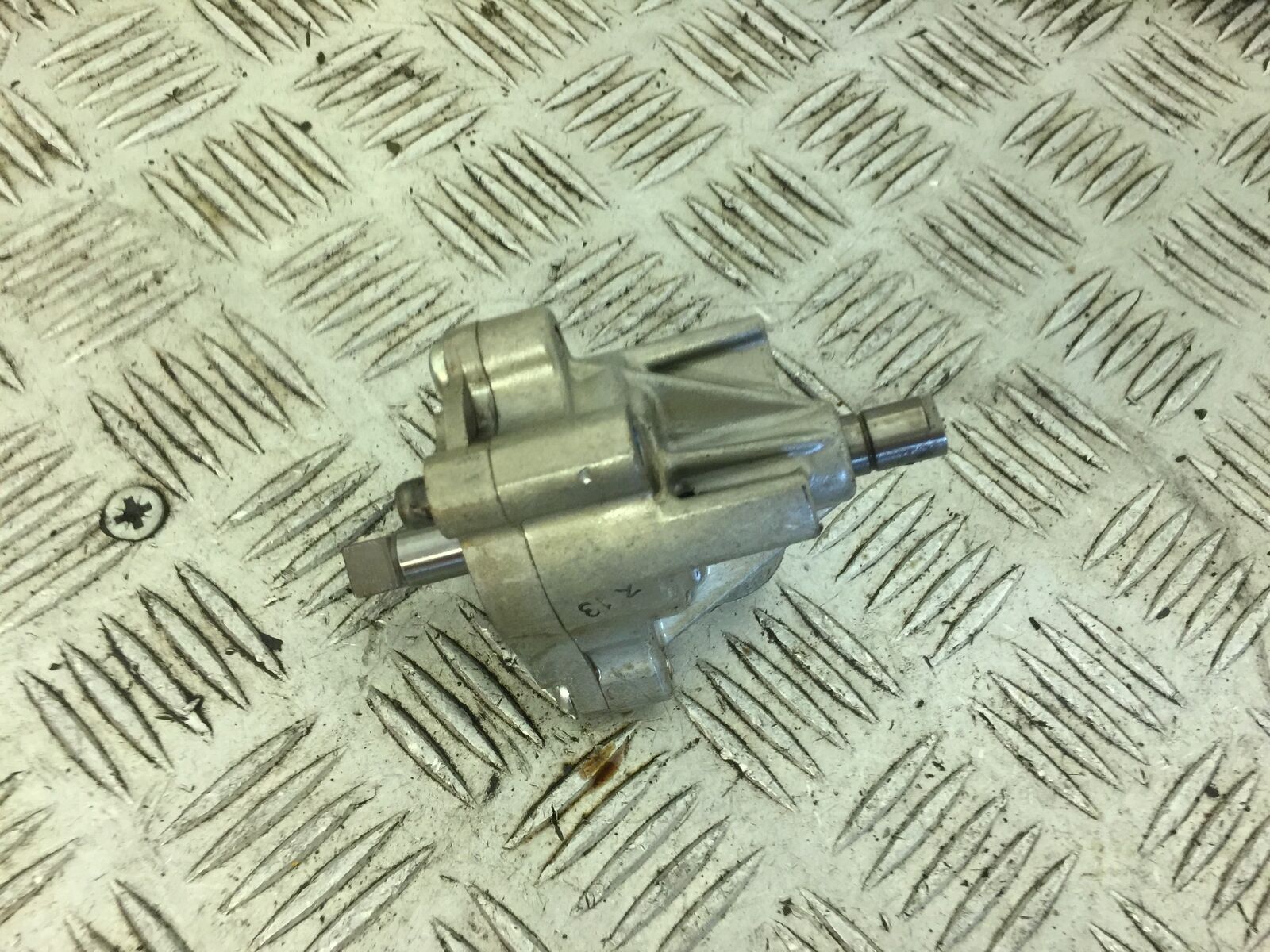 HONDA CB400 CB 400 SUPER FOUR OIL PUMP YEAR 1996 (STOCK 579)