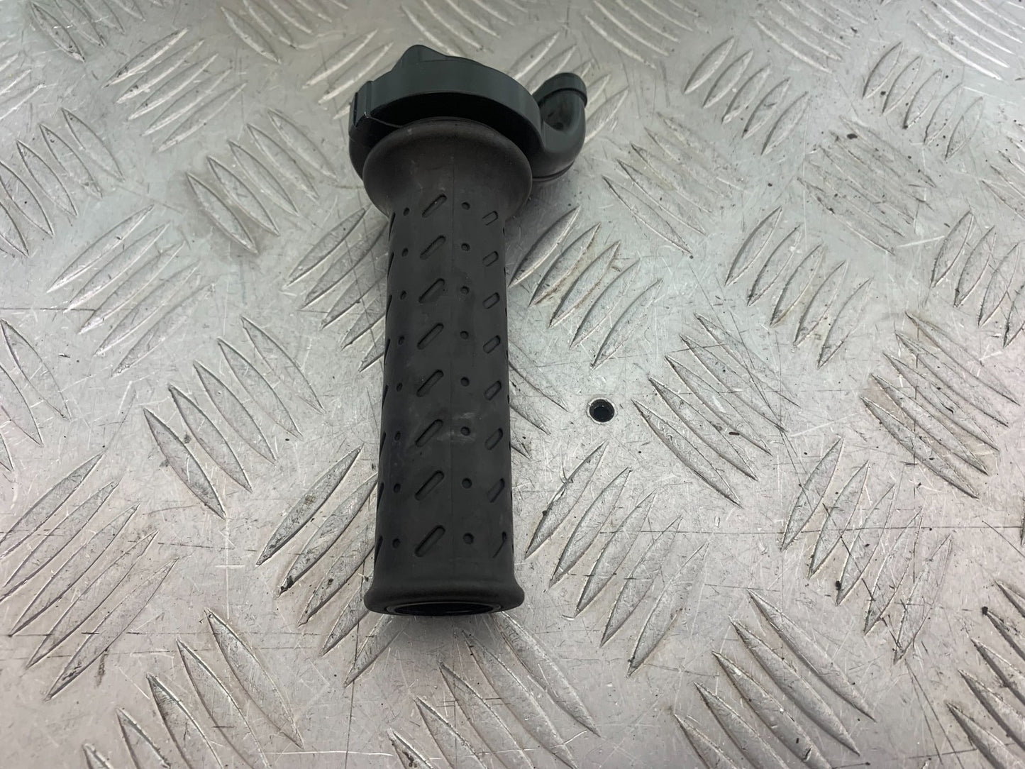 TRIUMPH 675 STREET TRIPLE THROTTLE  2013-2016 (CMB1186)