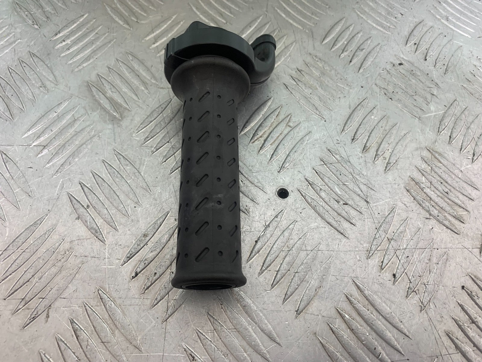 TRIUMPH 675 STREET TRIPLE THROTTLE  2013-2016 (CMB1186)