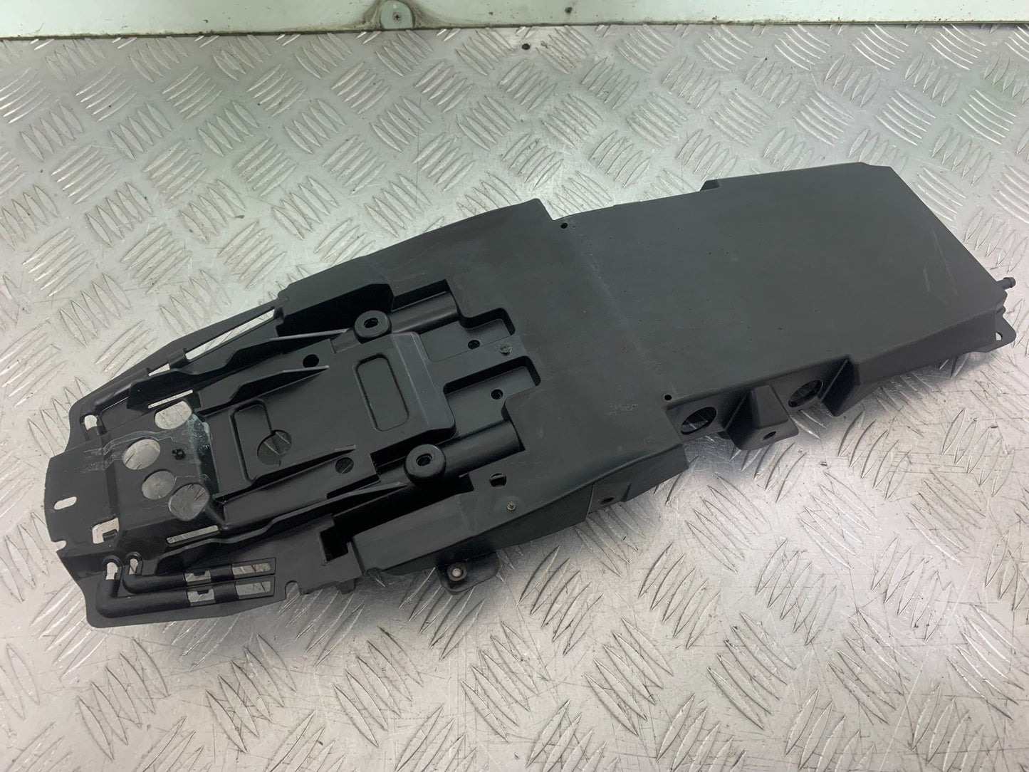 TRIUMPH 675 STREET TRIPLE RX UNDERTRAY    2015- 2017 (CMB1299)