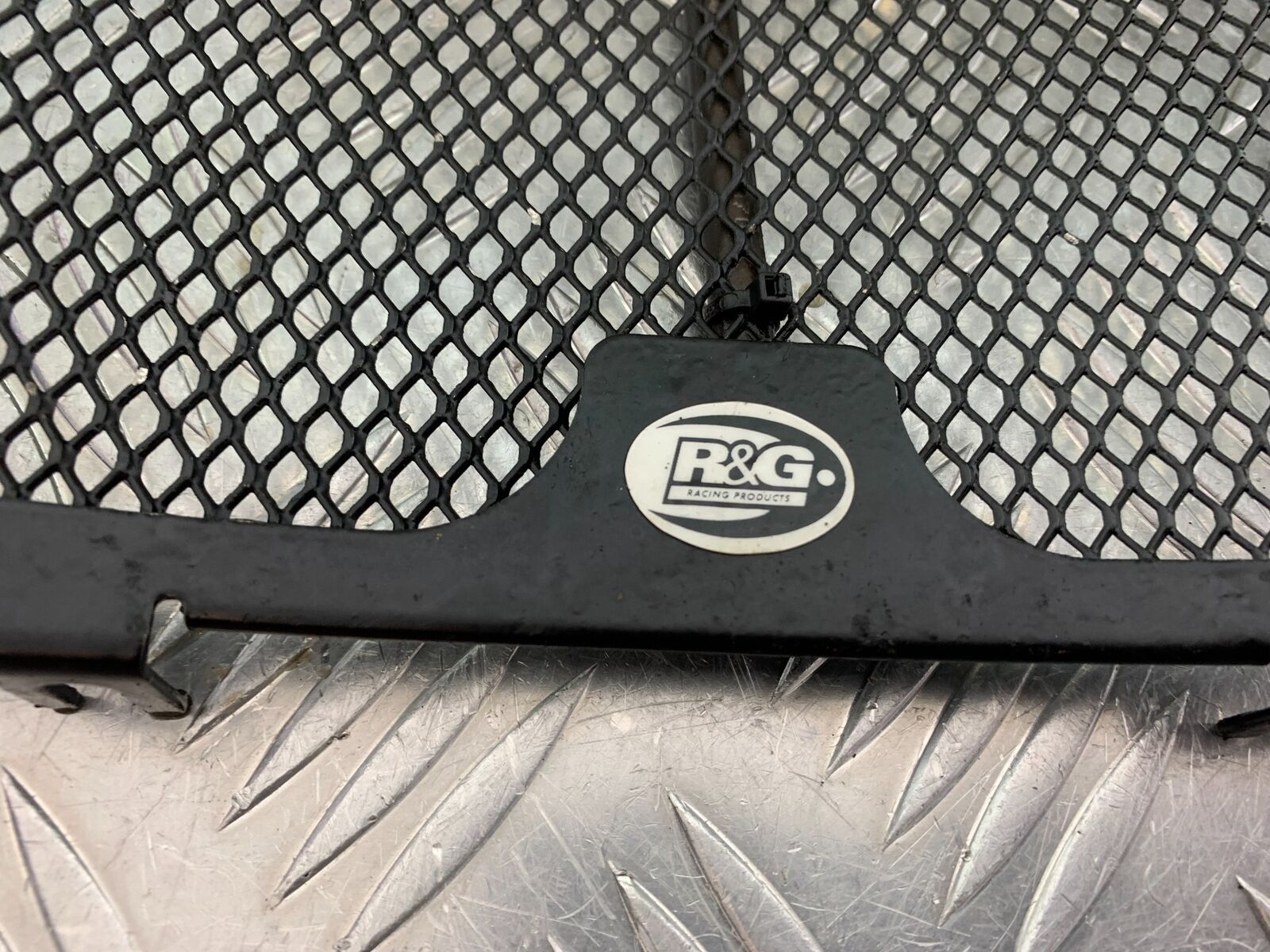 SUZUKI GSXR1000 GSXR 1000 RADIATOR GUARD   2009-2016 (CMB1049)