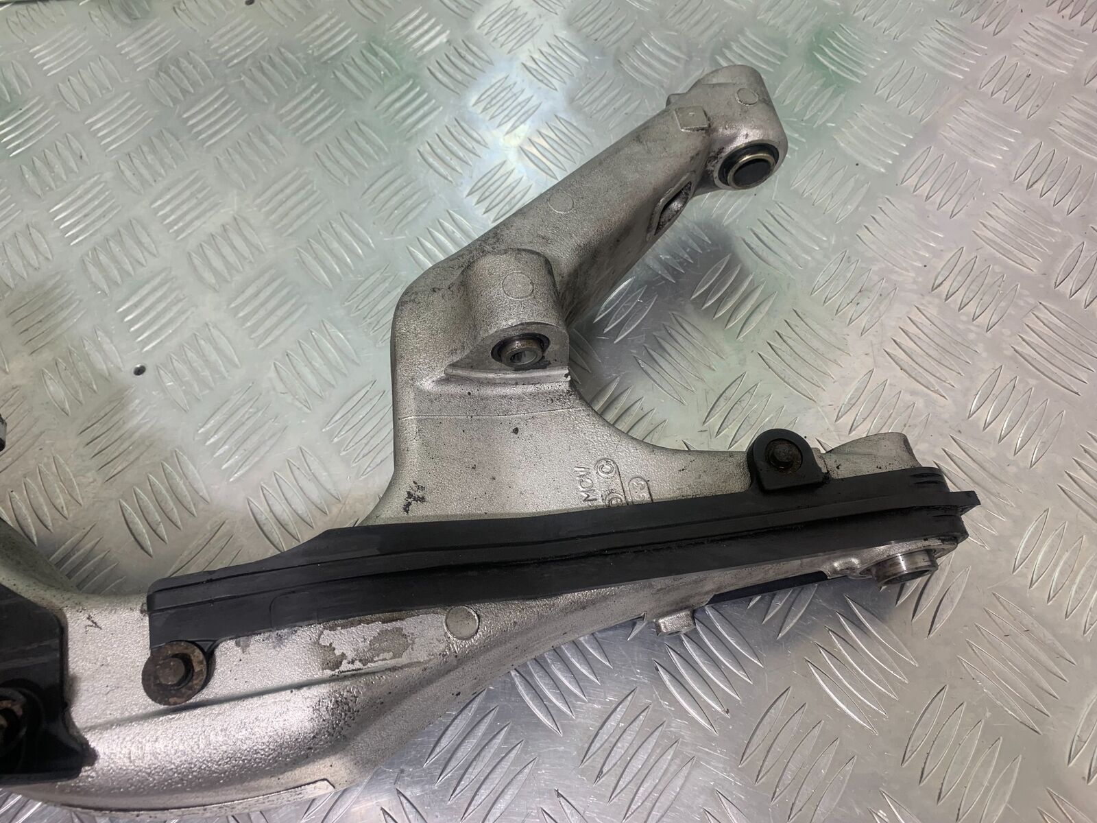 HONDA VFR800 VFR 800 V-TEC SWINGARM  YEAR 2002 -09 (CMB1012)