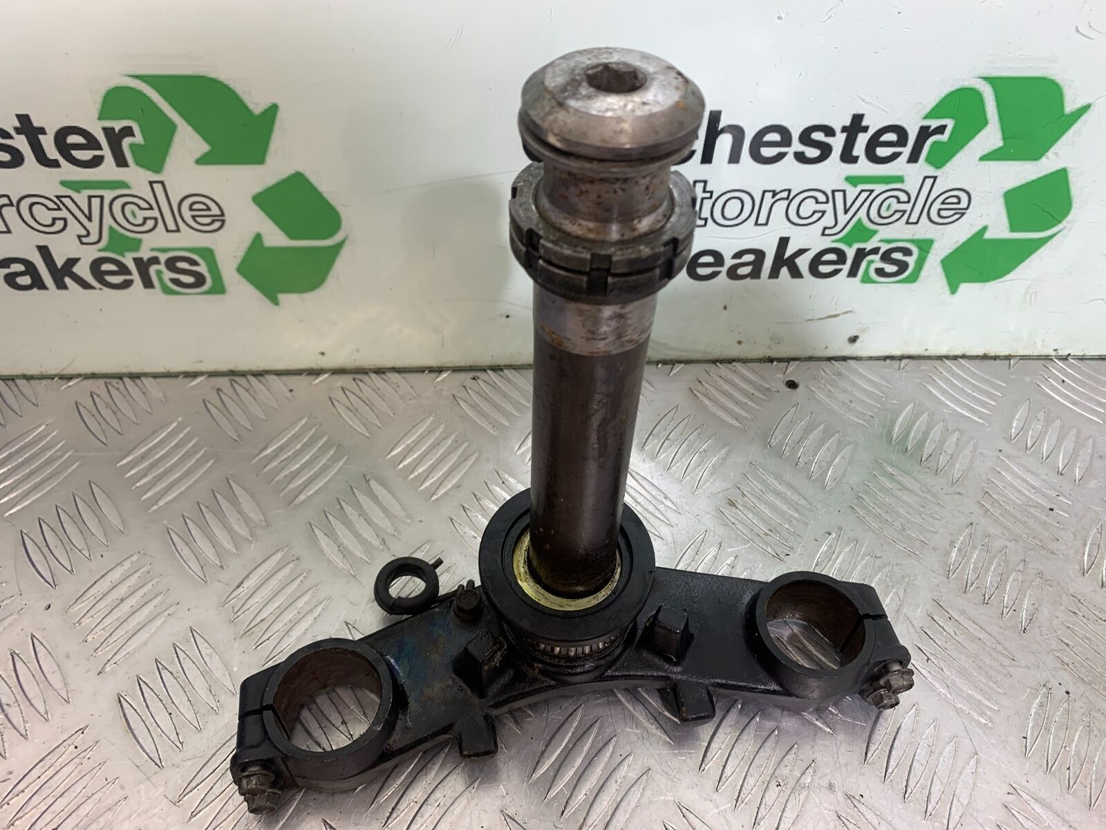 KAWASAKI Z750 Z 750 BOTTOM YOKE  YEAR 2004-2006  (CMB1104)