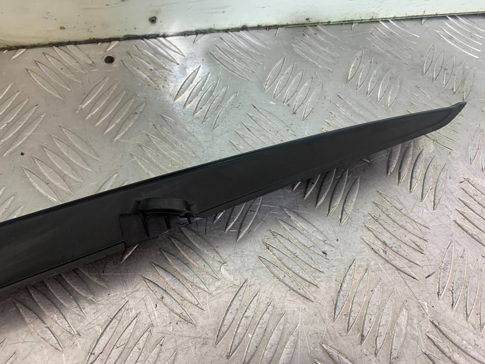 HONDA CBR1000 rr FIREBLADE CHAIN GUARD YEAR 2012-2016 (CMB1198)