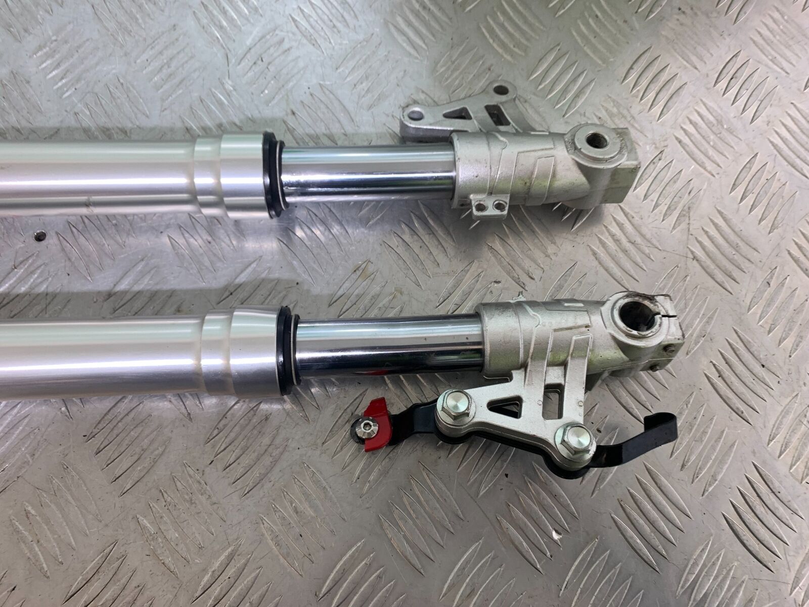 BENELLI BN125 BN 125 FORKS (DAMAGED-BENT)  YEAR 2018-2021 (CMB1080)