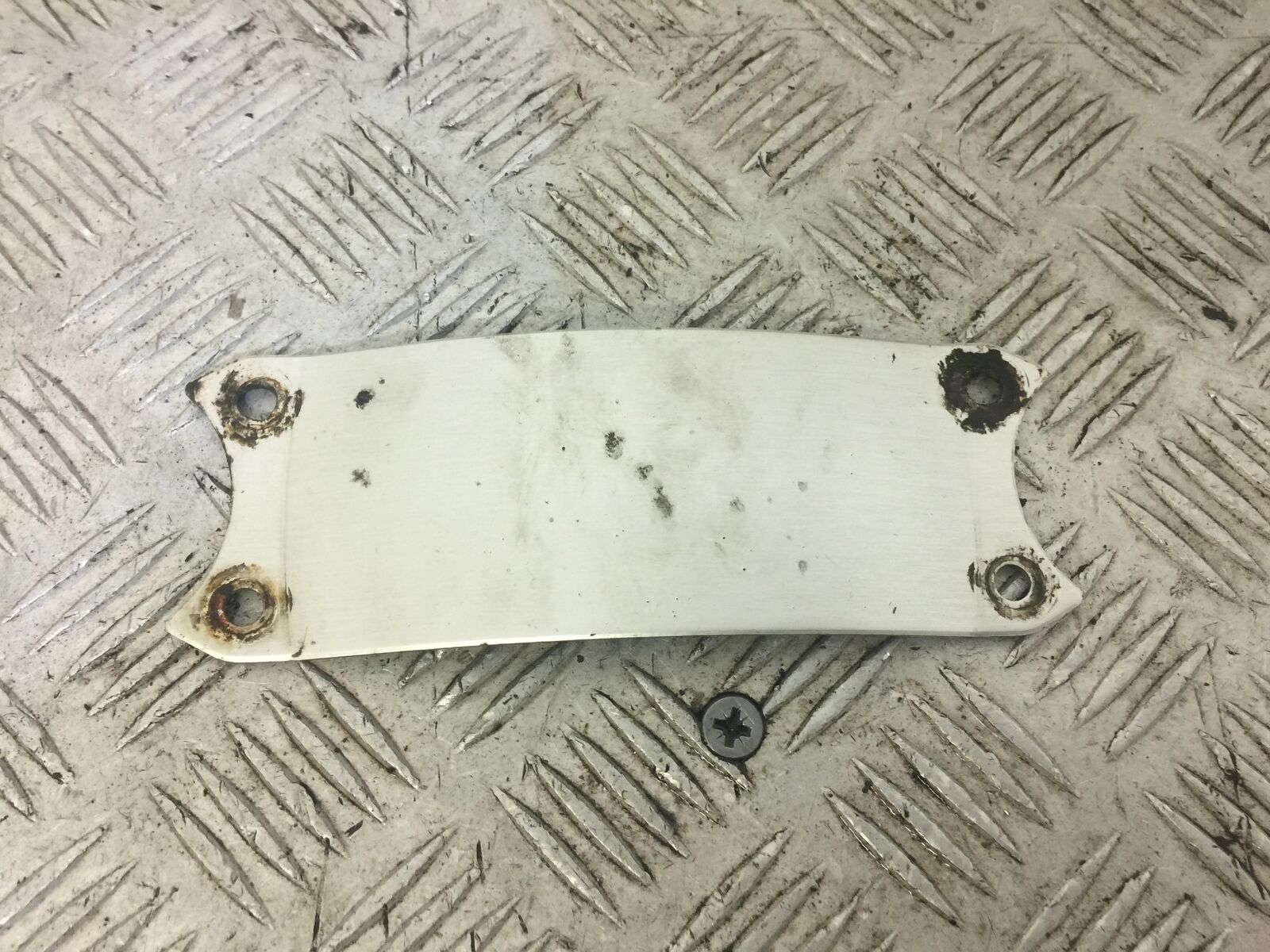 YAMAHA FJ1200 FJ 1200 MUDGUARD BRACE  YEAR 1988 (STOCK 653)