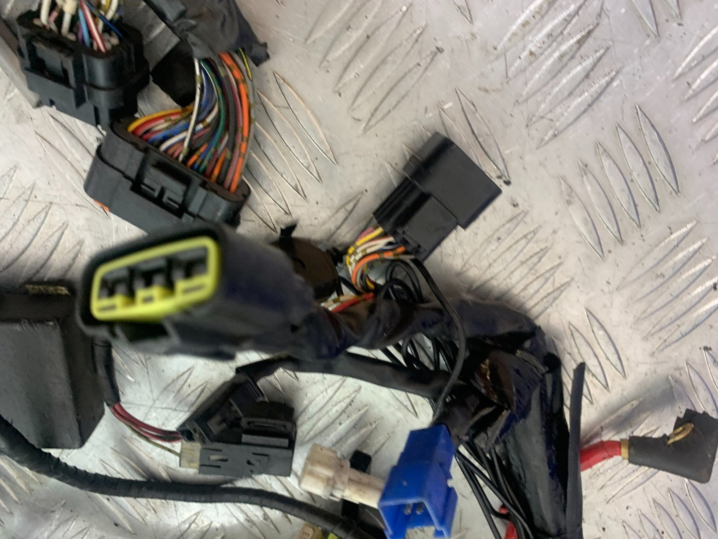 YAMAHA YZF R1 14 B BIG BANG WIRING LOOM  2009-11 (CMB1175)