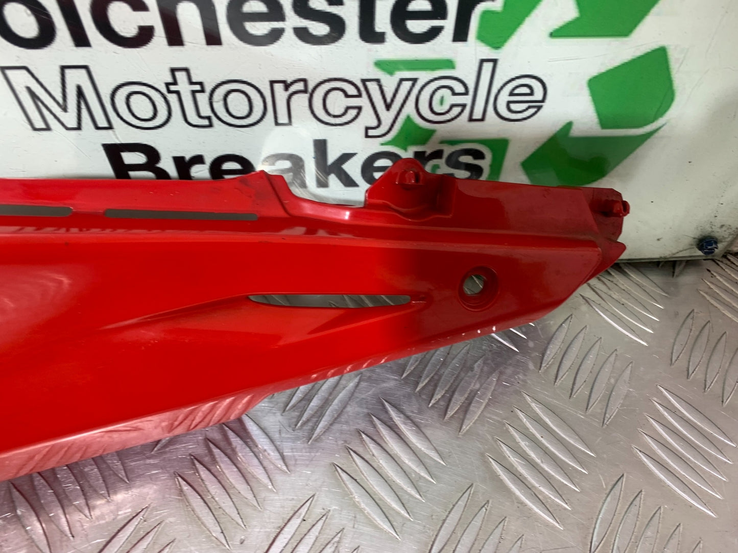HONDA CBR500R CBR 500 R LEFT SEAT PANEL  YEAR 2012-16 (CMB1151)